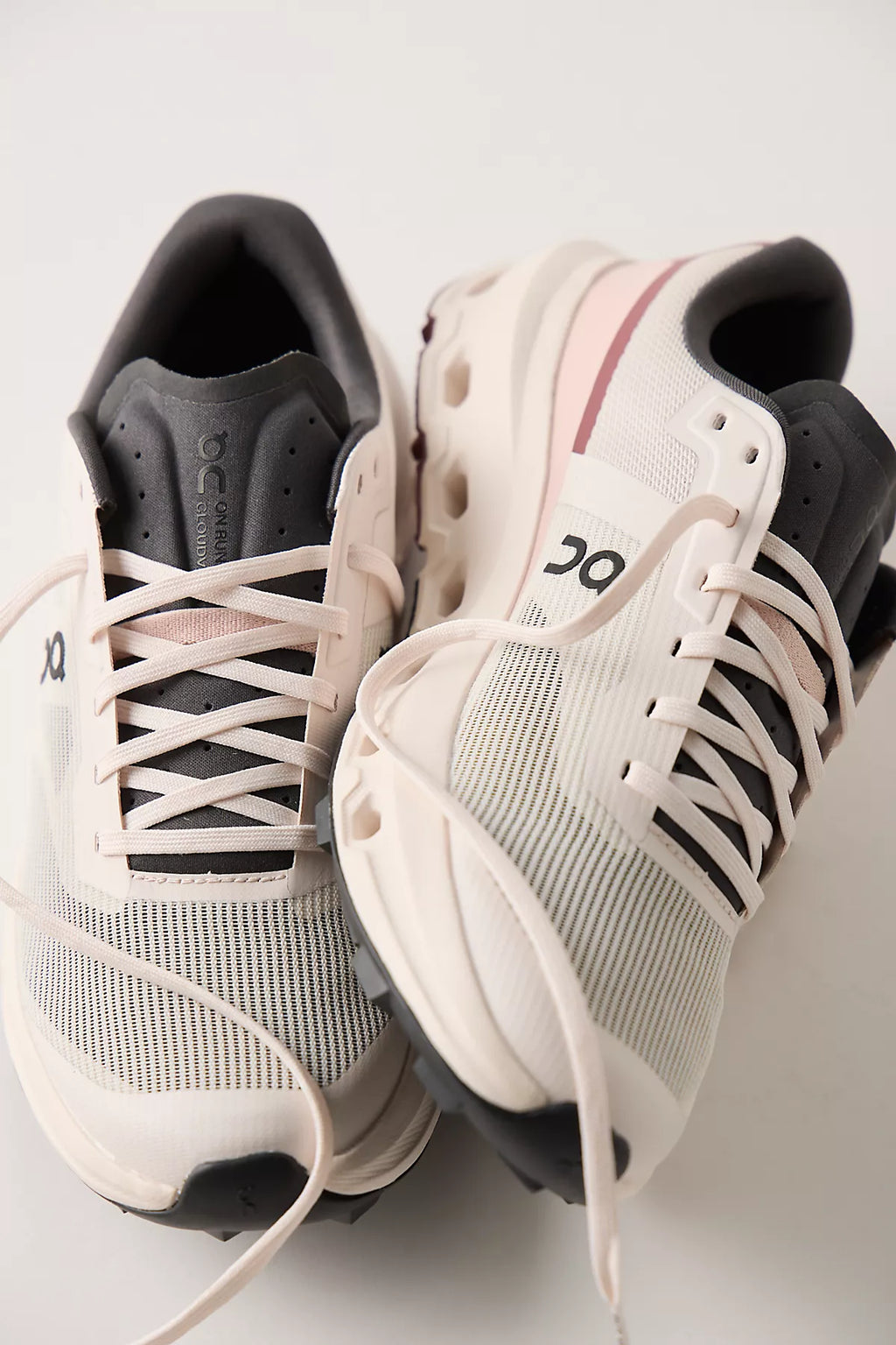 On Cloudvista 3 Sneakers