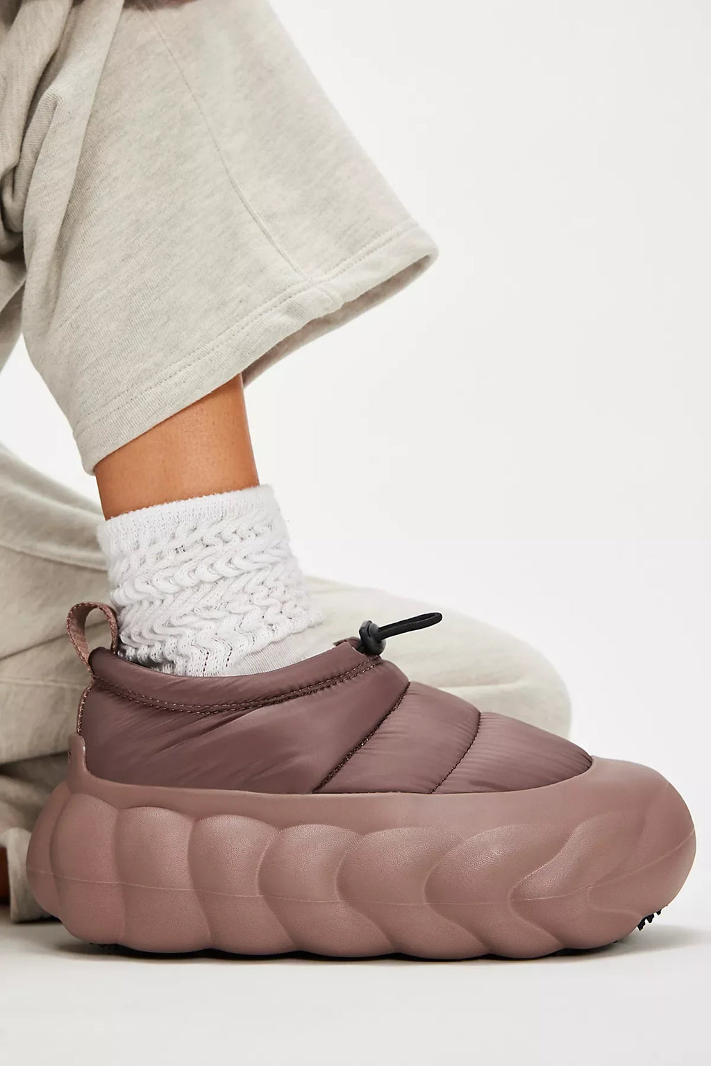 Crocs Overpuff Shorty Slip-Ons