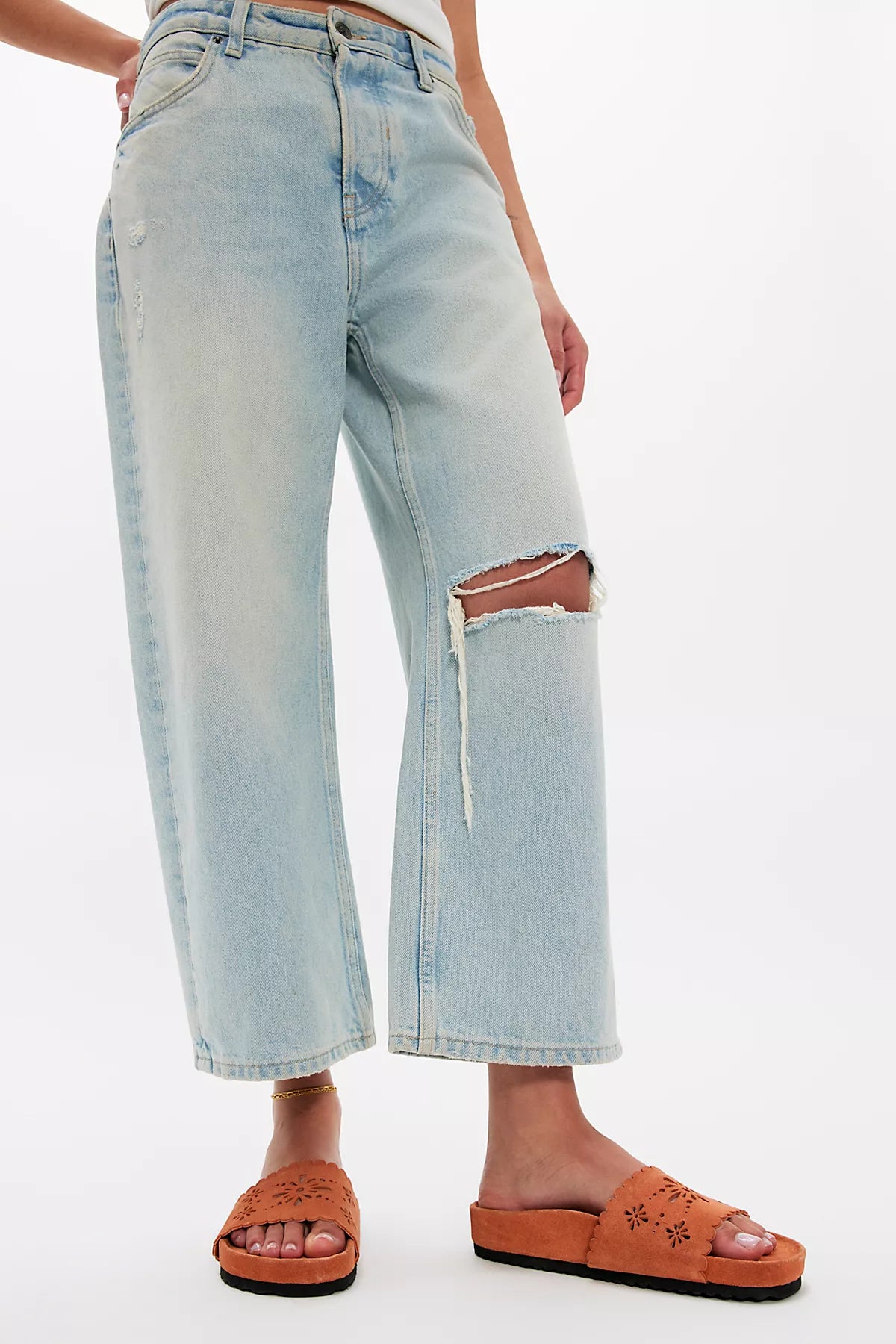 Shore Cut-Out Footbed Sandals