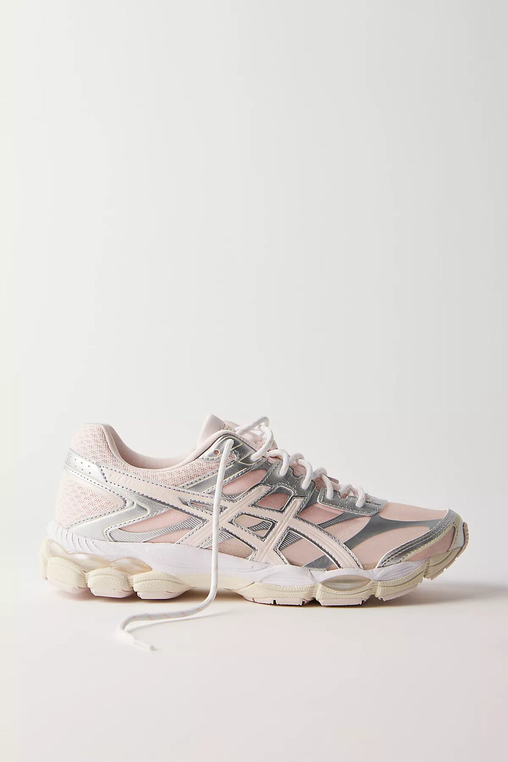 ASICS GEL-CUMULUS 16 Translucent Sneakers