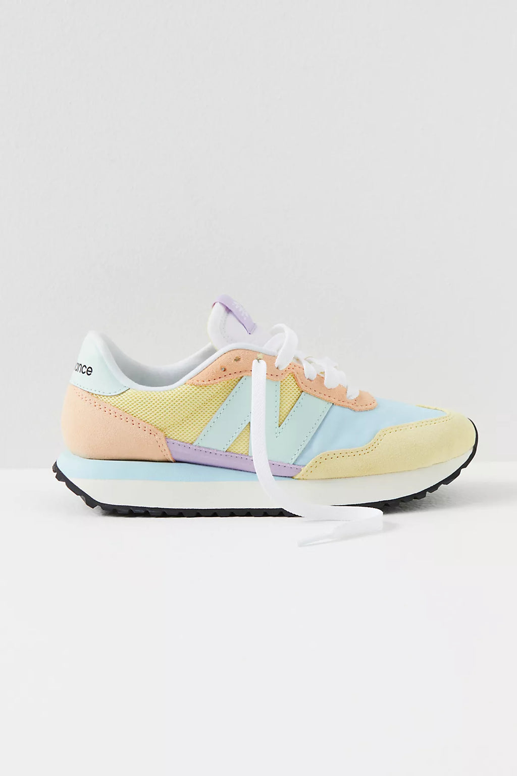 New Balance 237 Sneakers