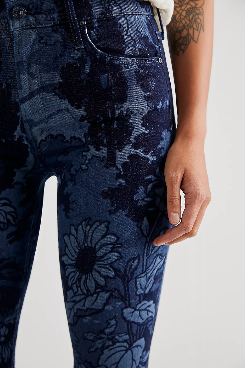 MOTHER The Doozy Sneak High-Rise Flare Jeans