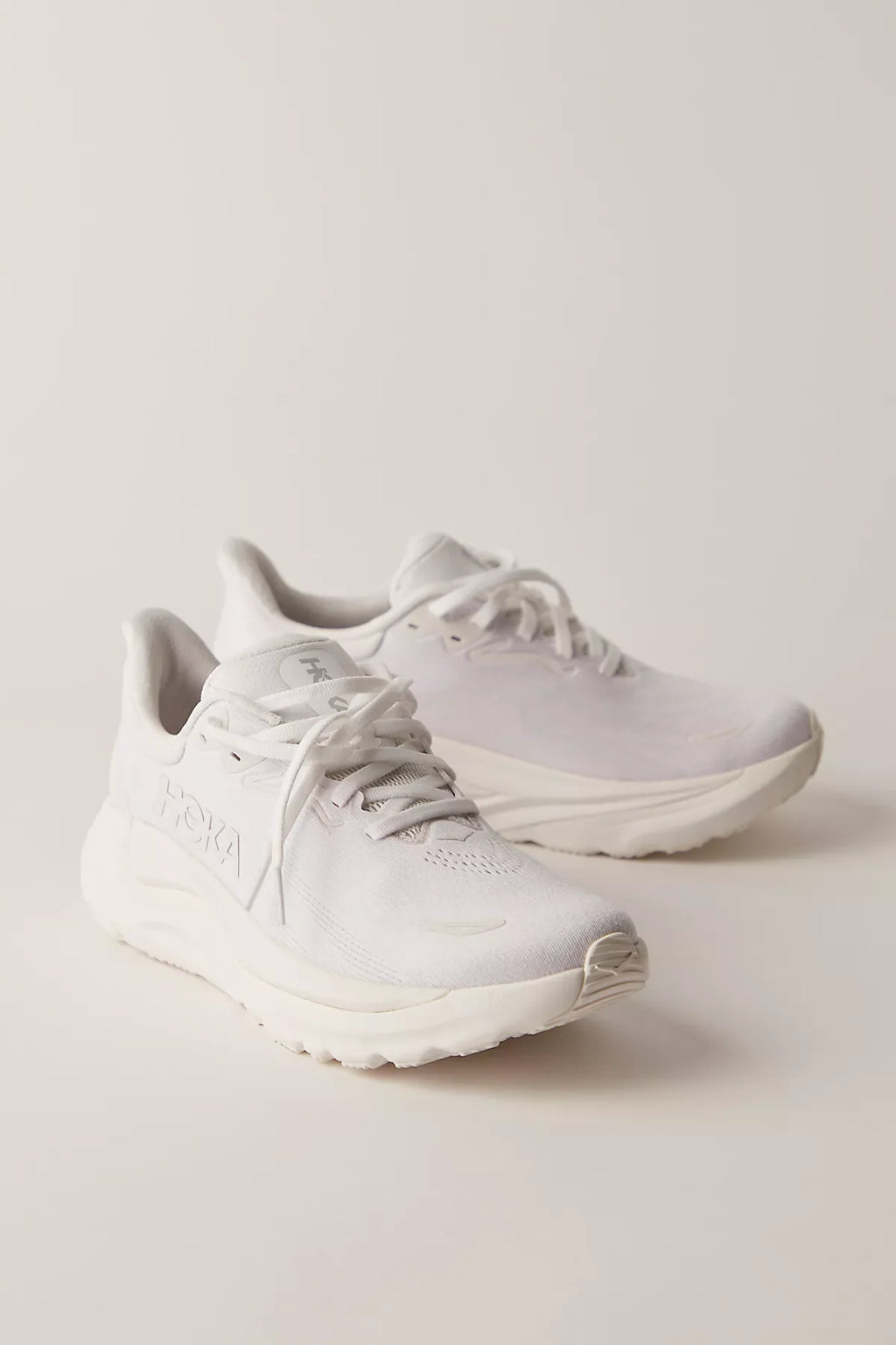 HOKA® Arahi 8 Sneakers