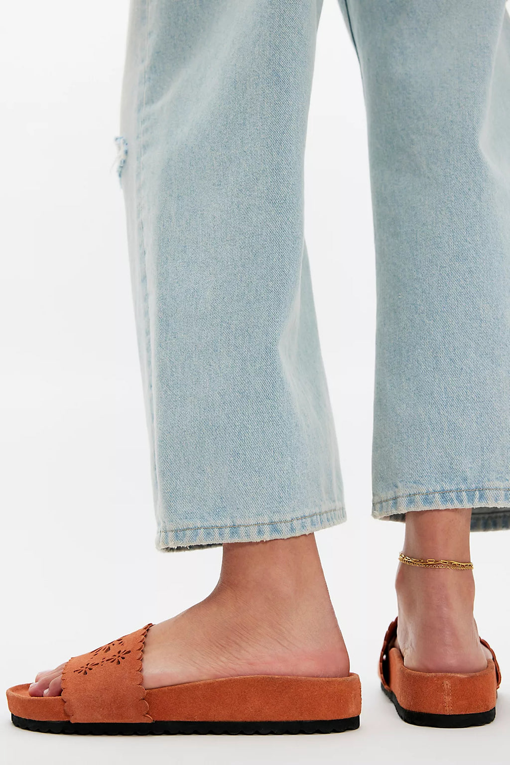 Shore Cut-Out Footbed Sandals
