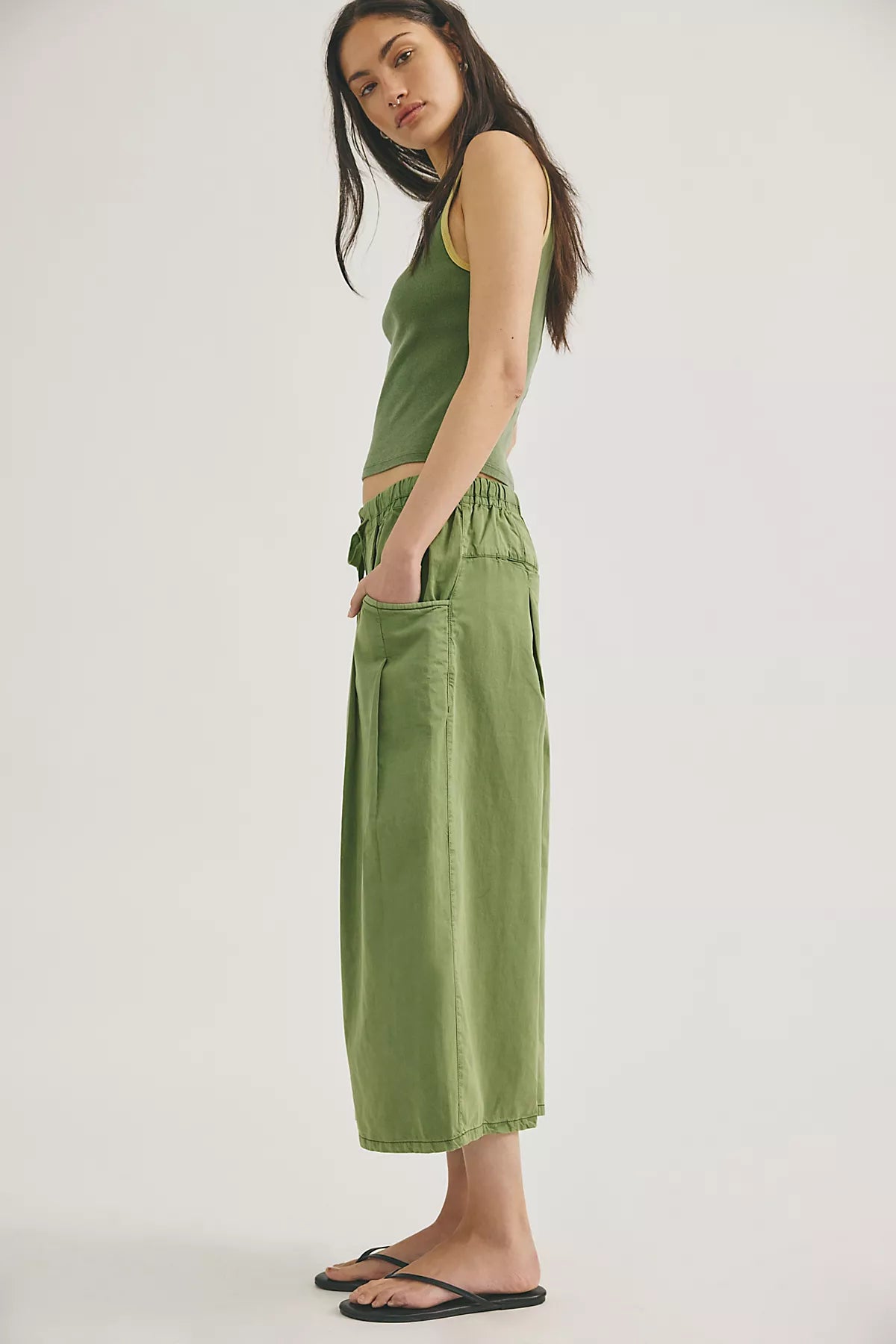 Telluride Wide-Leg Crop Pull-On Solid Pants