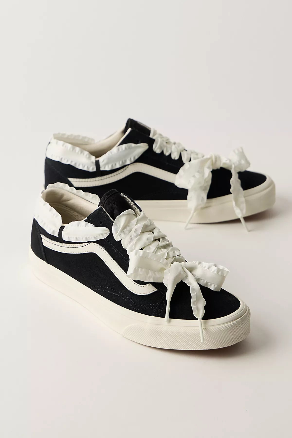Vans Old Skool Coquette Sneakers