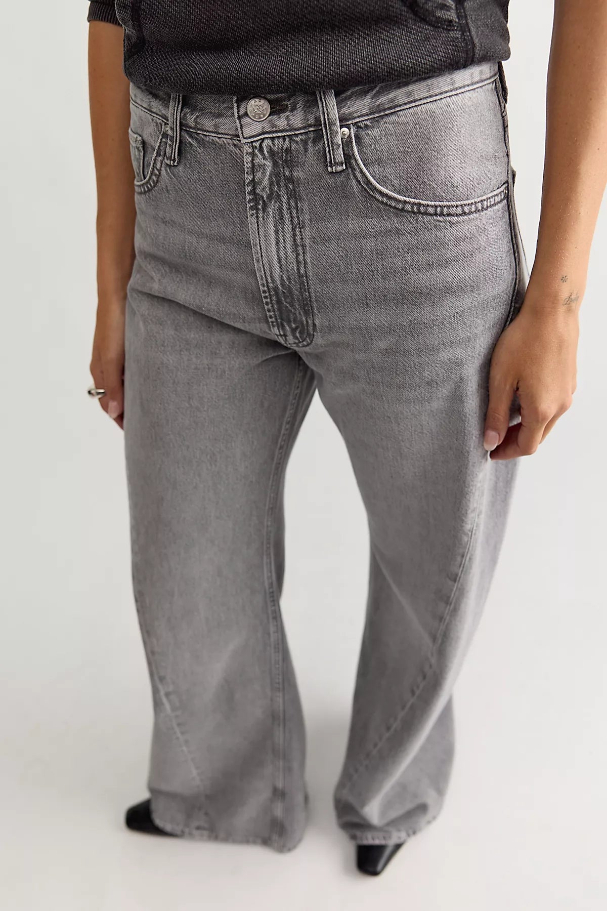MOTHER The Lemon Twist Sneak Jeans