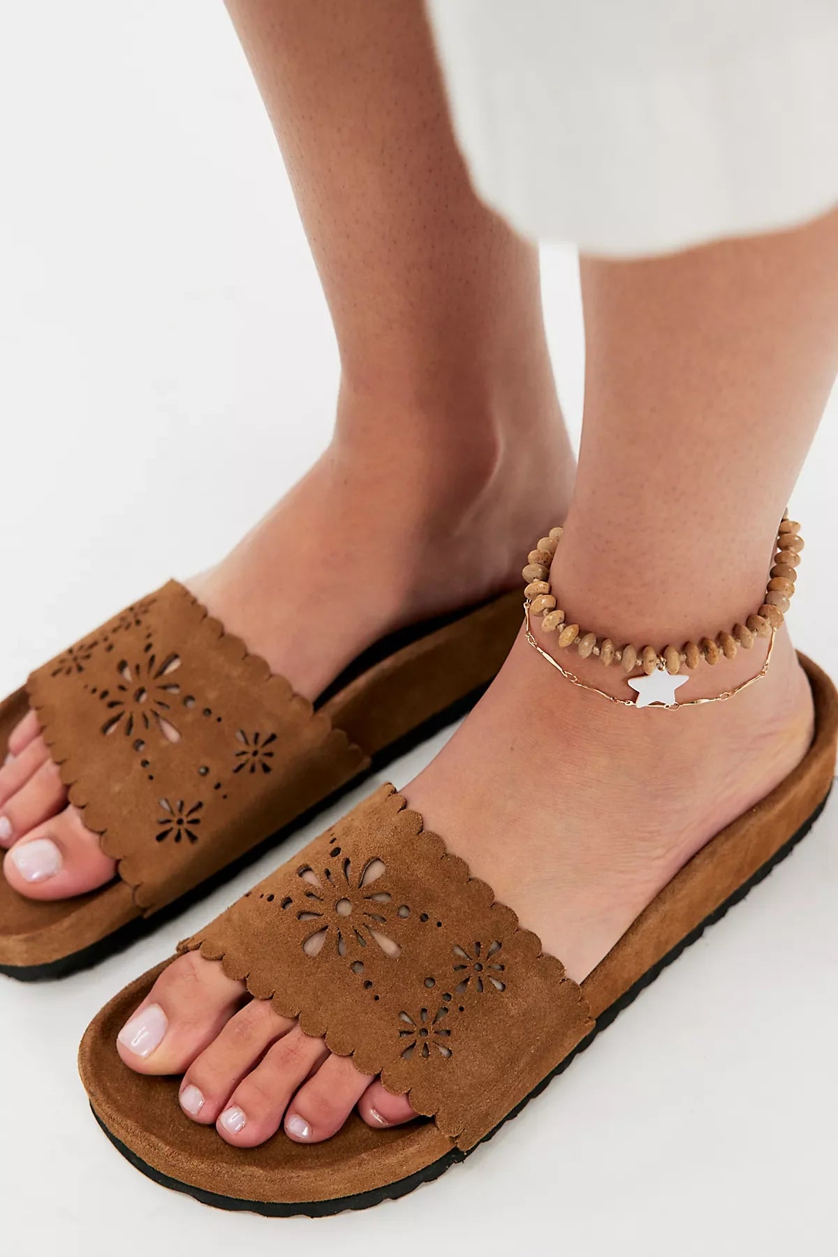Shore Cut-Out Footbed Sandals