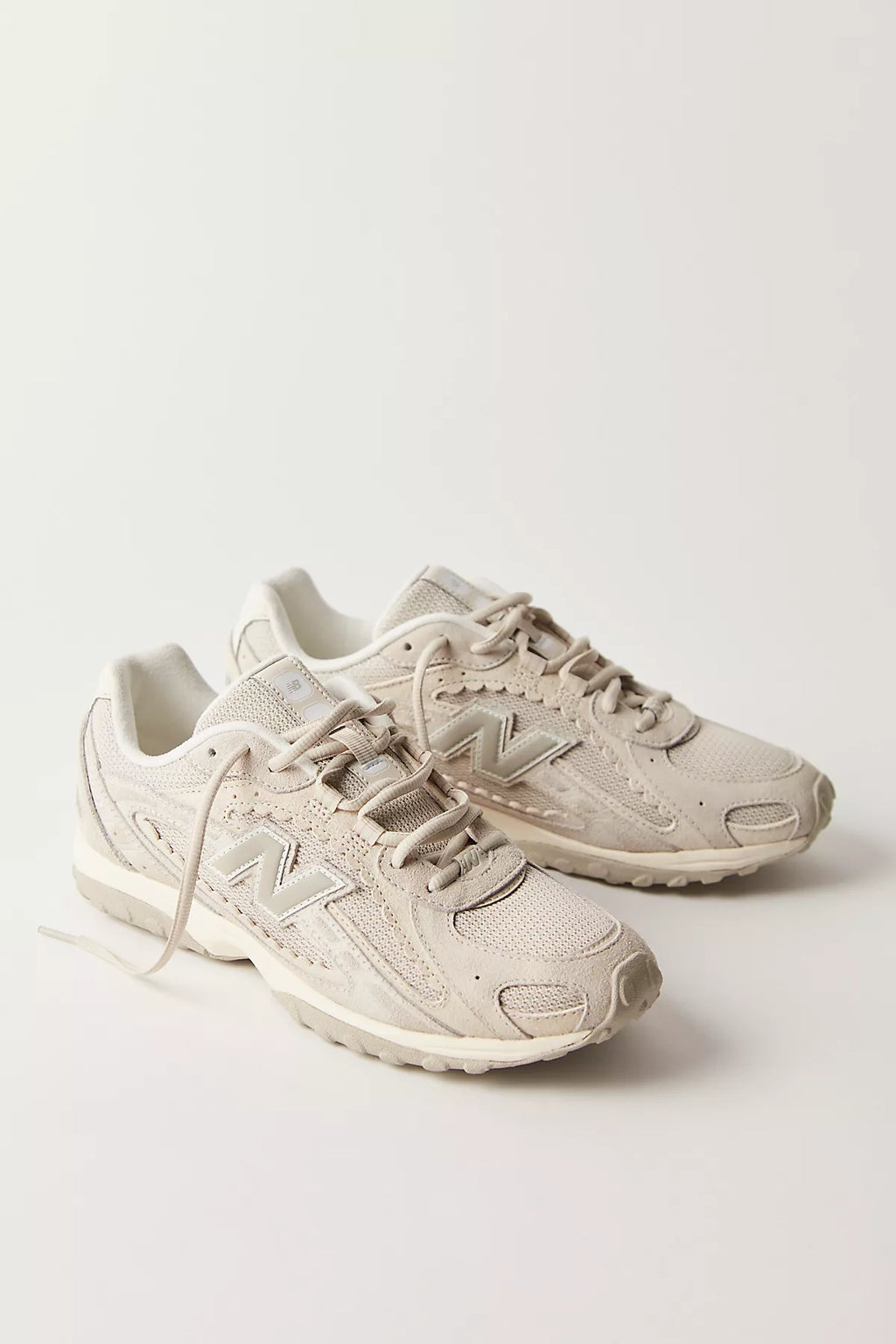 New Balance 204L Satin Sneakers