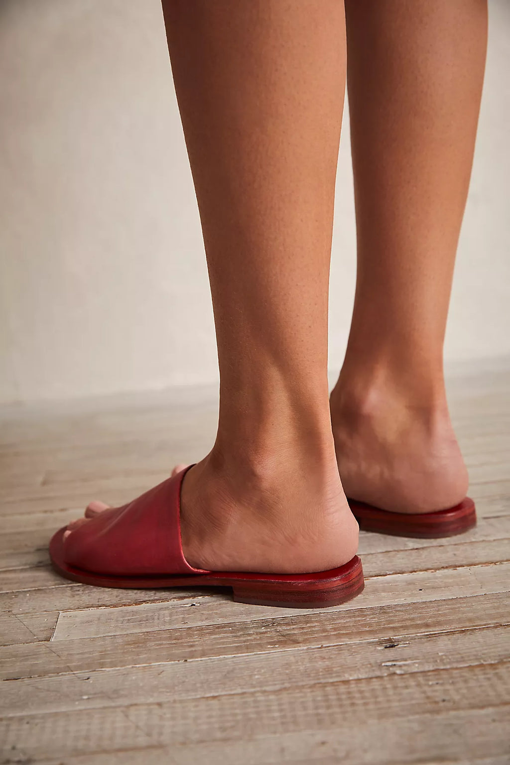 Vicente Slide Sandals