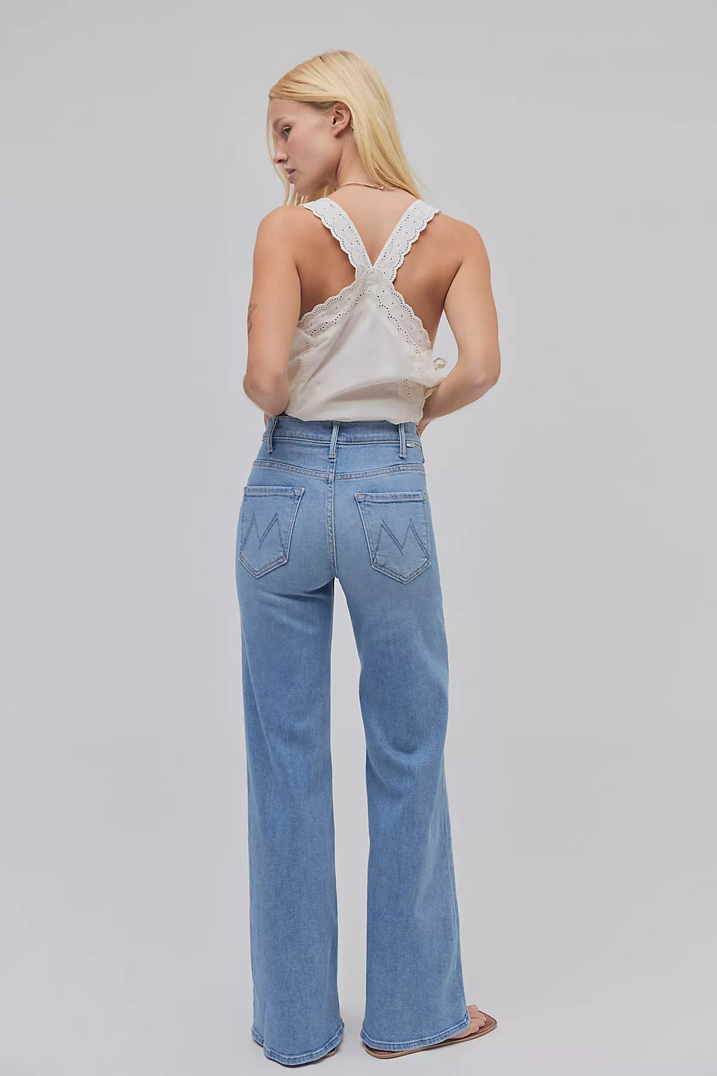 MOTHER The Hustler Roller Sneak Jeans