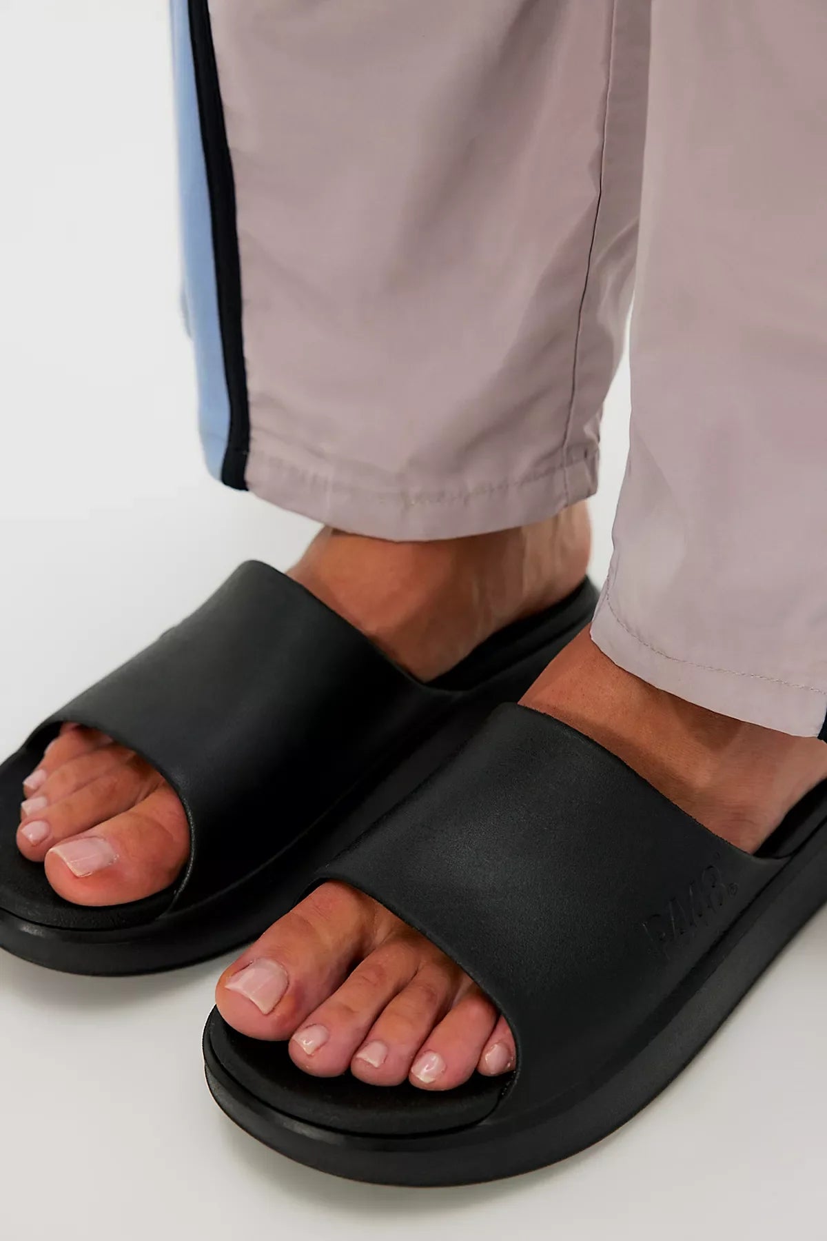 P448 Riviera Slide Sandals and Zip Cooler