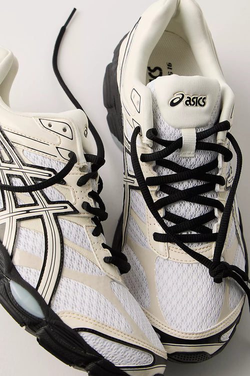 ASICS GEL-CUMULUS 16 Patent Sneakers