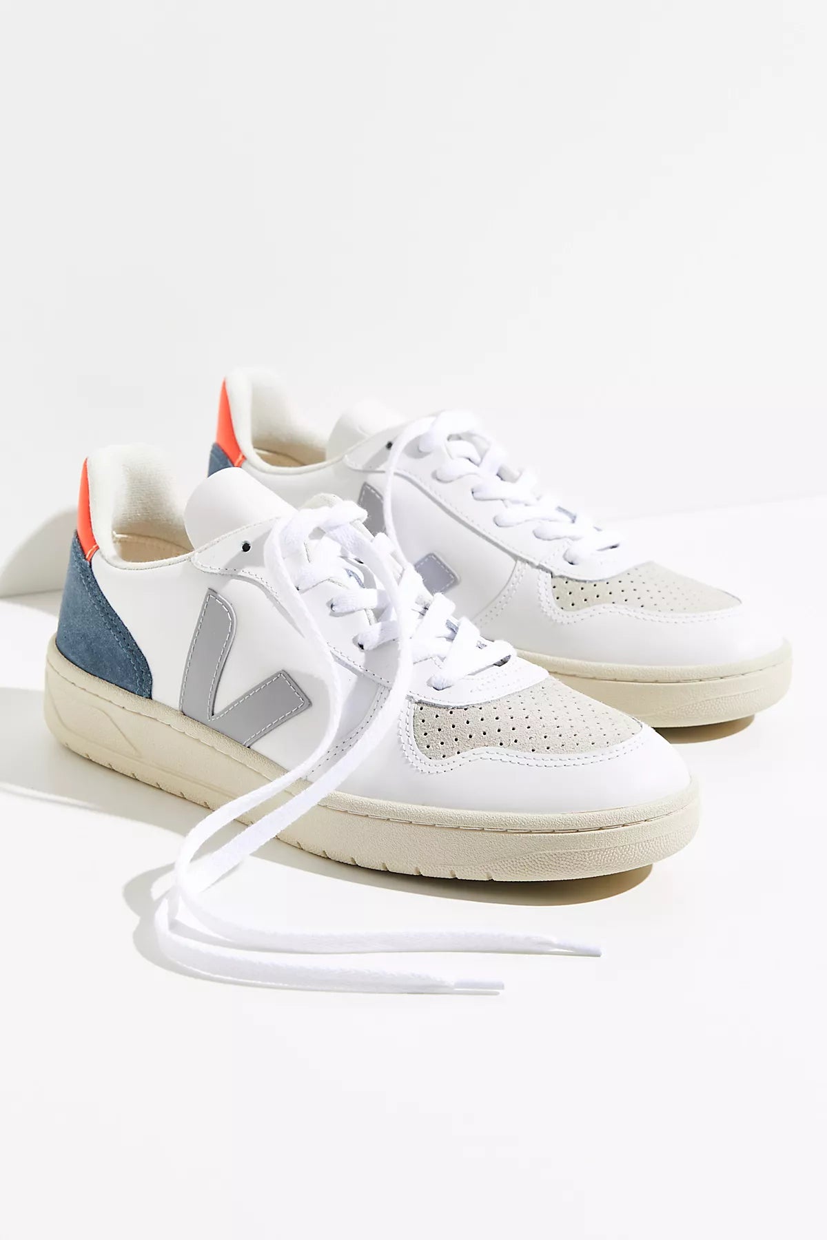 Veja V-10 Sneakers