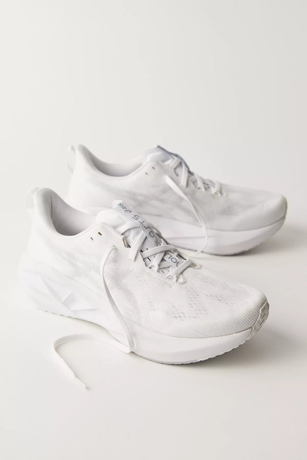 ASICS Novablast 5 Sneakers