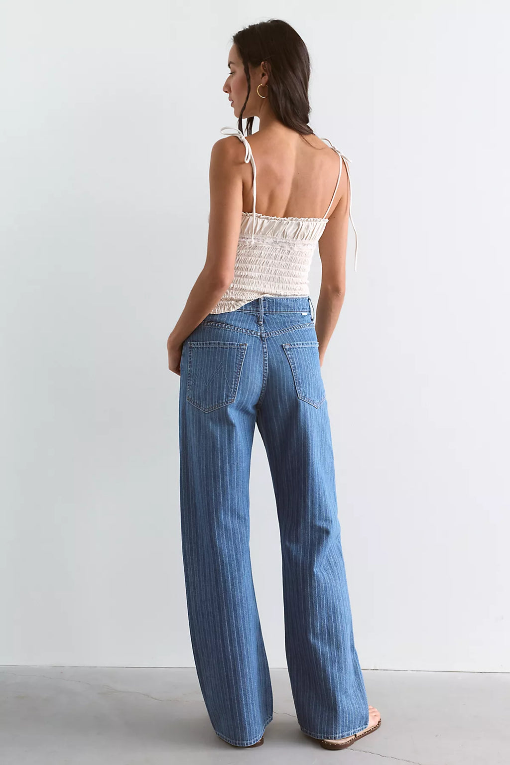 MOTHER The Lasso Sneak Jeans