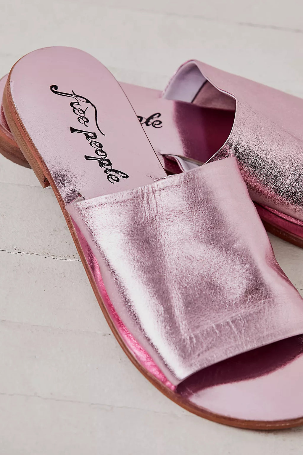 Vicente Slide Sandals
