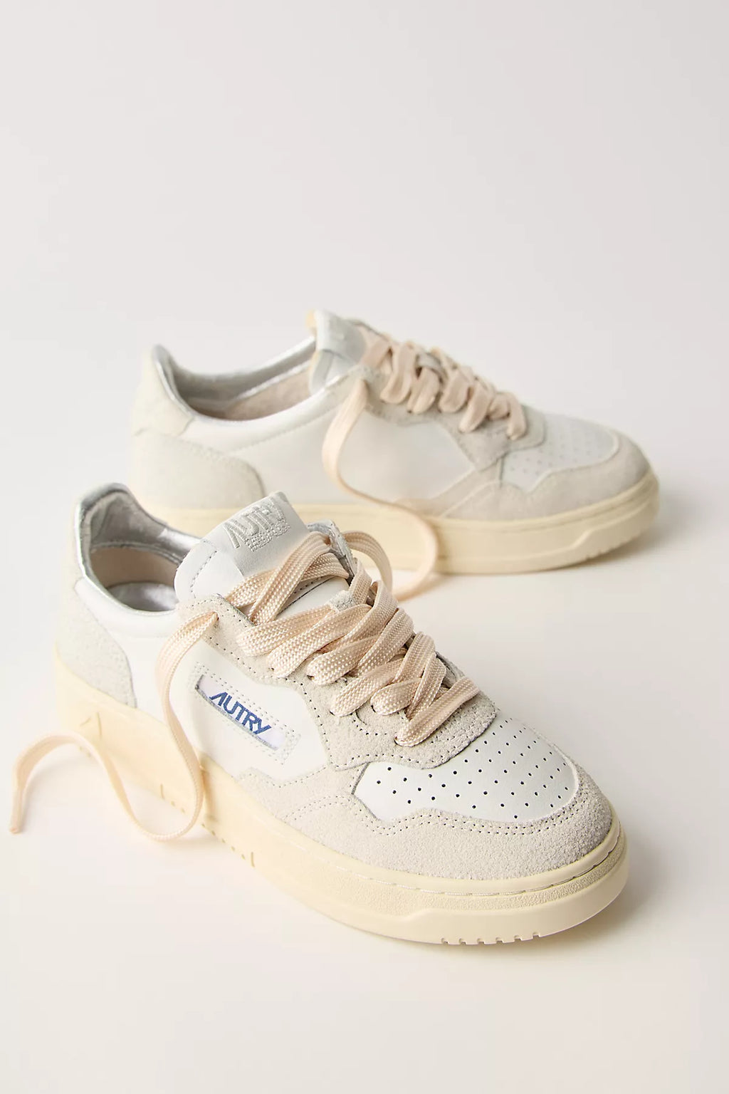 Autry Medalist Low-Top Sneakers