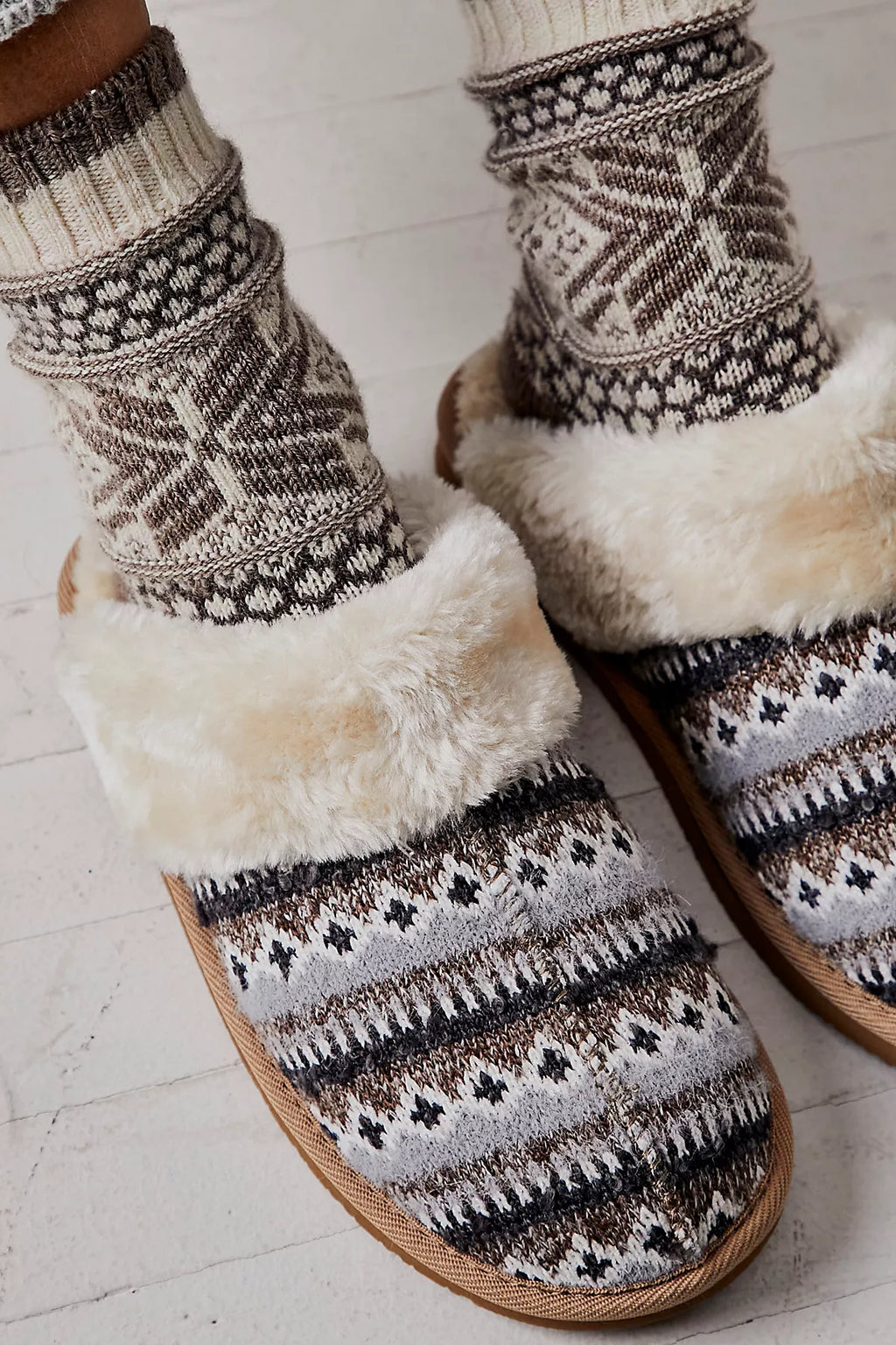 Minnetonka Chesney Slippers