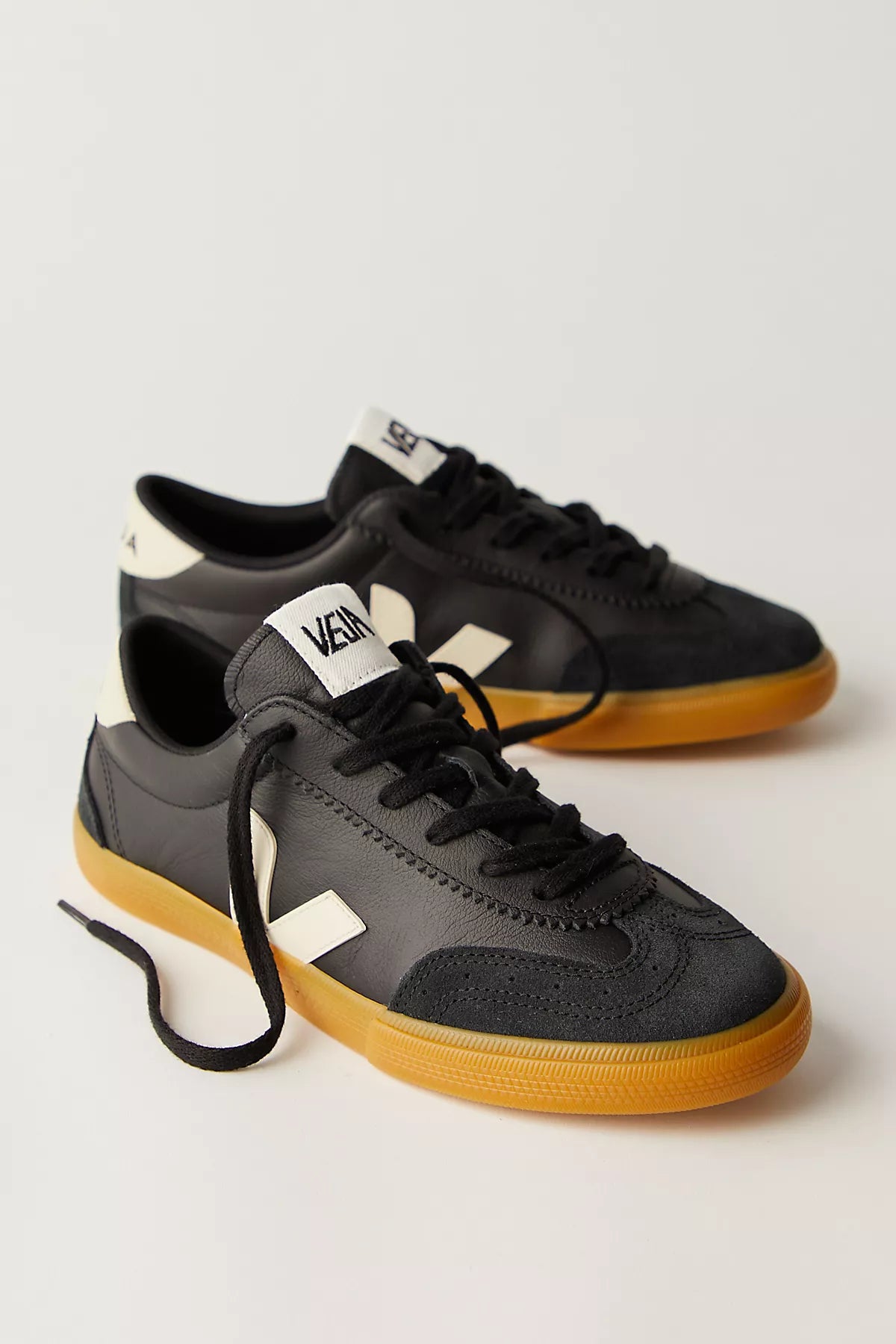 Veja Volley Sneakers