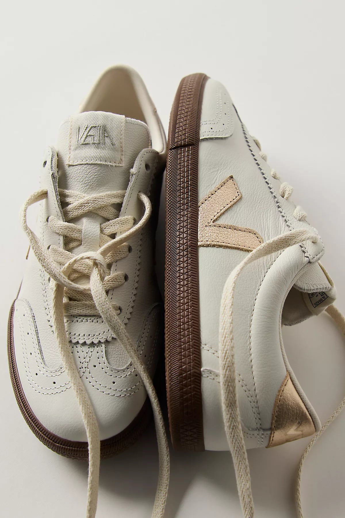 Veja Volley Sneakers