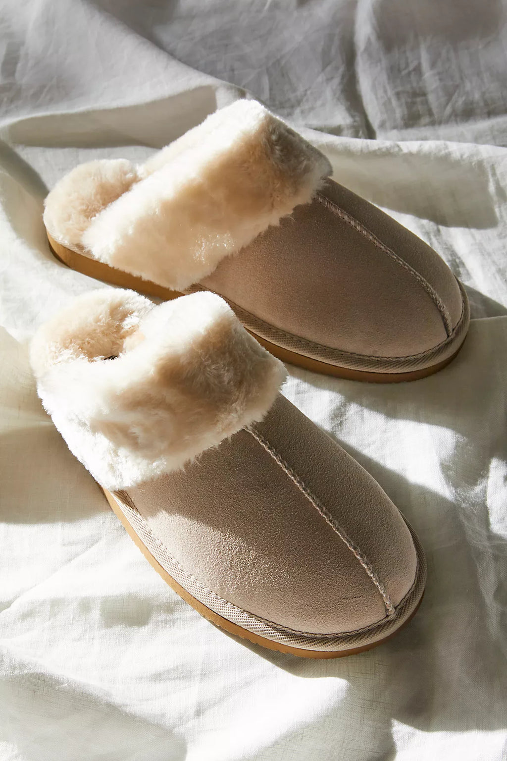 Minnetonka Chesney Slippers