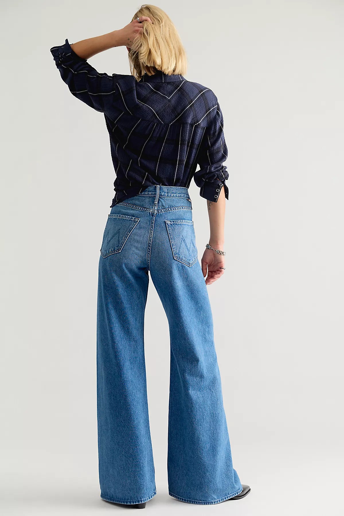 MOTHER The Lemon Twist Sneak Jeans