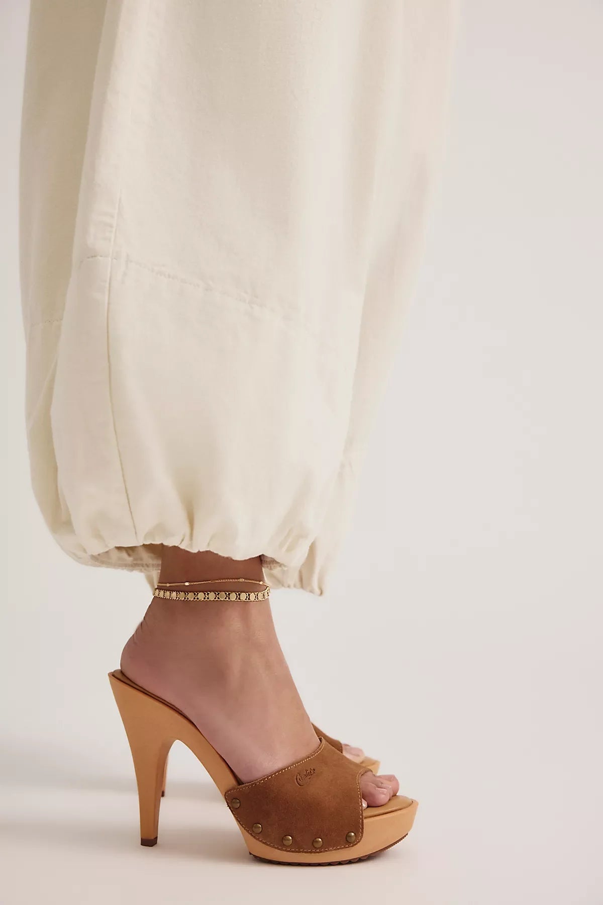 Candie’s Viviana Clogs