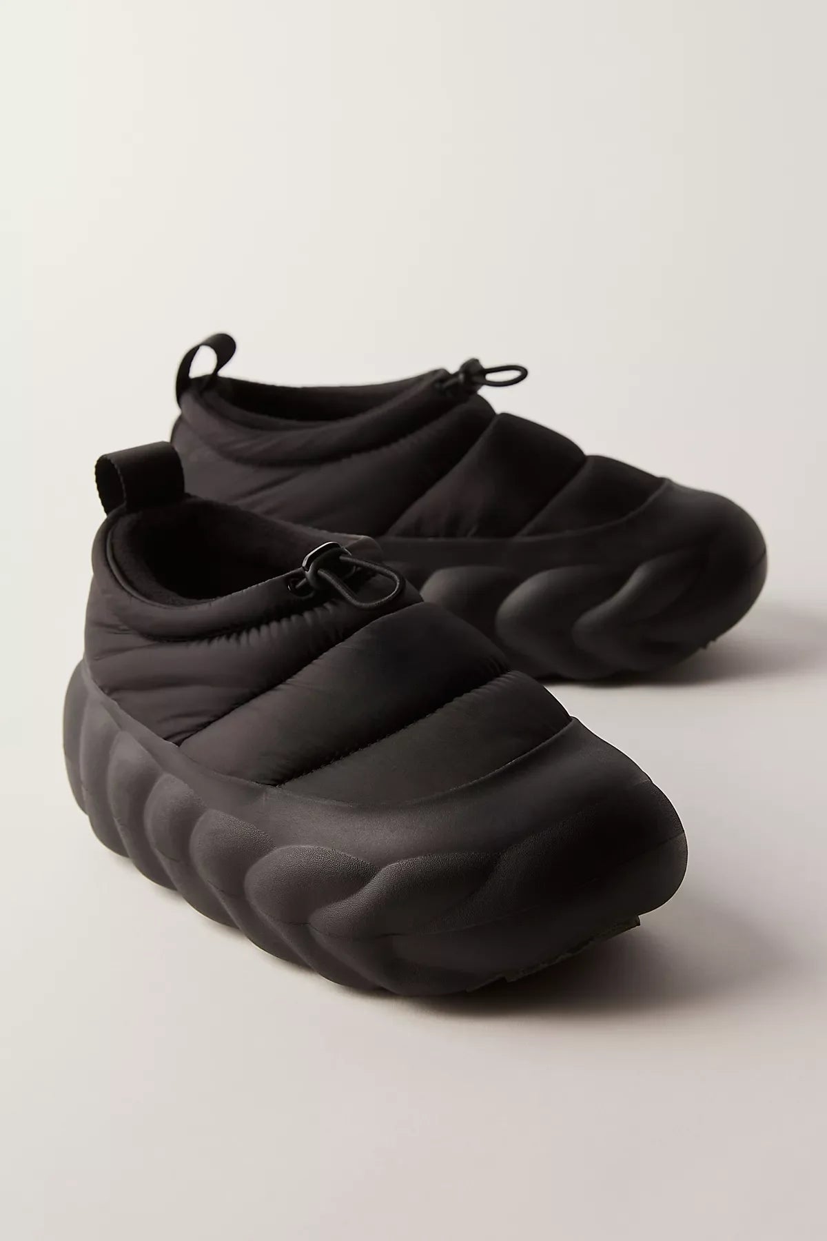 Crocs Overpuff Shorty Slip-Ons