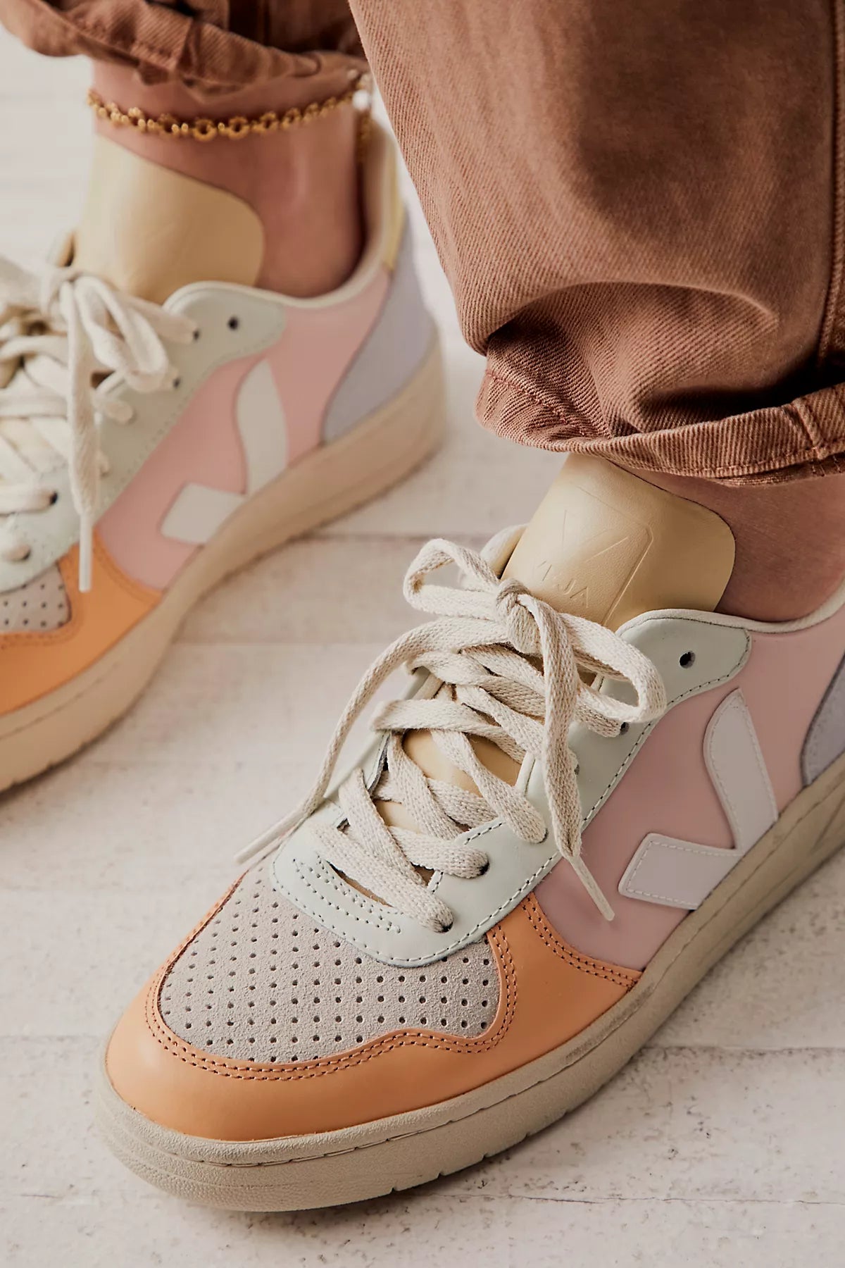 Veja V-10 Sneakers