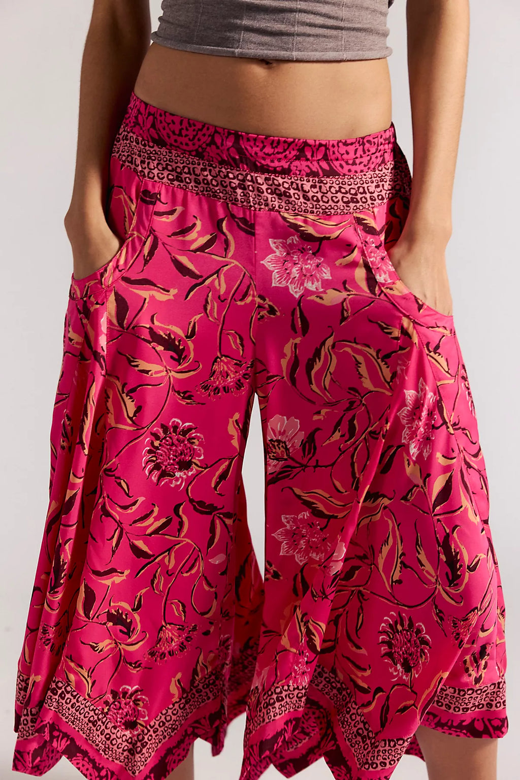 Sweet Reaction Pull-On Wide-Leg Crop Pants