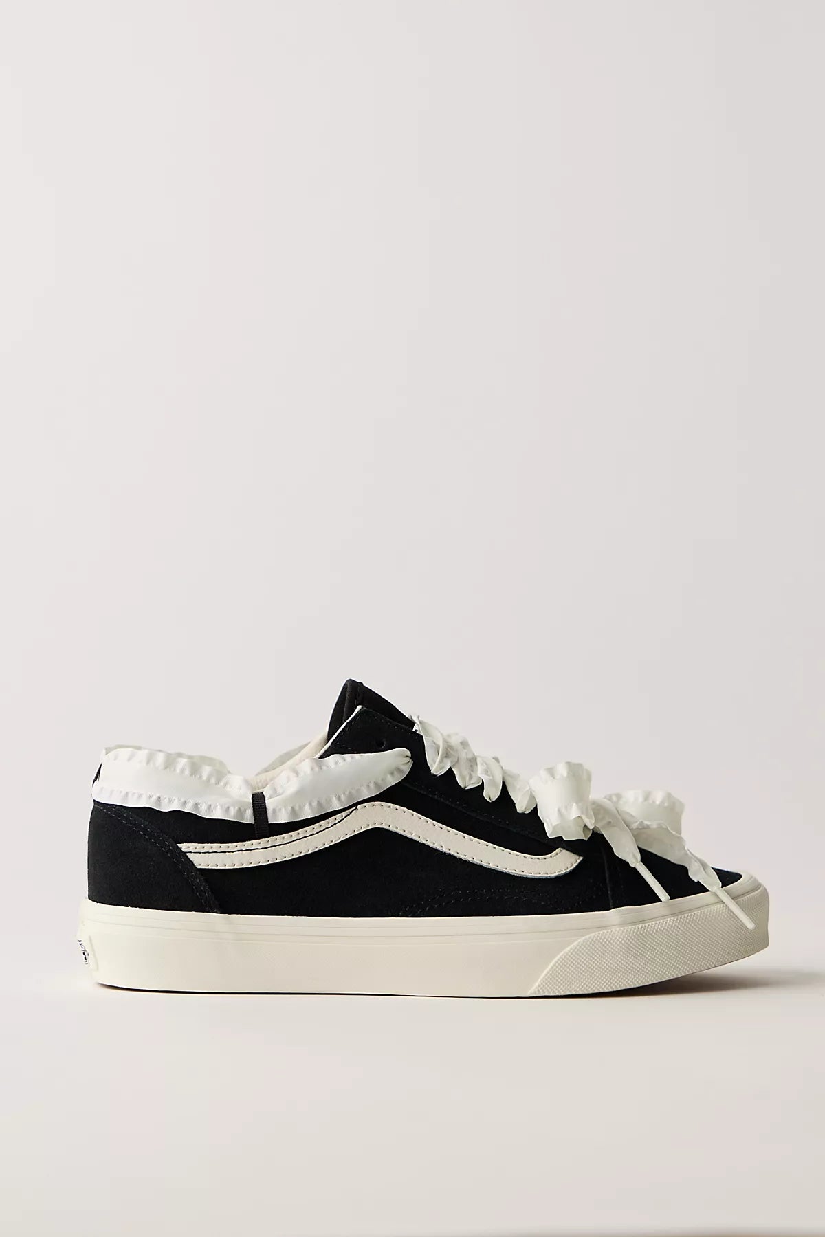 Vans Old Skool Coquette Sneakers