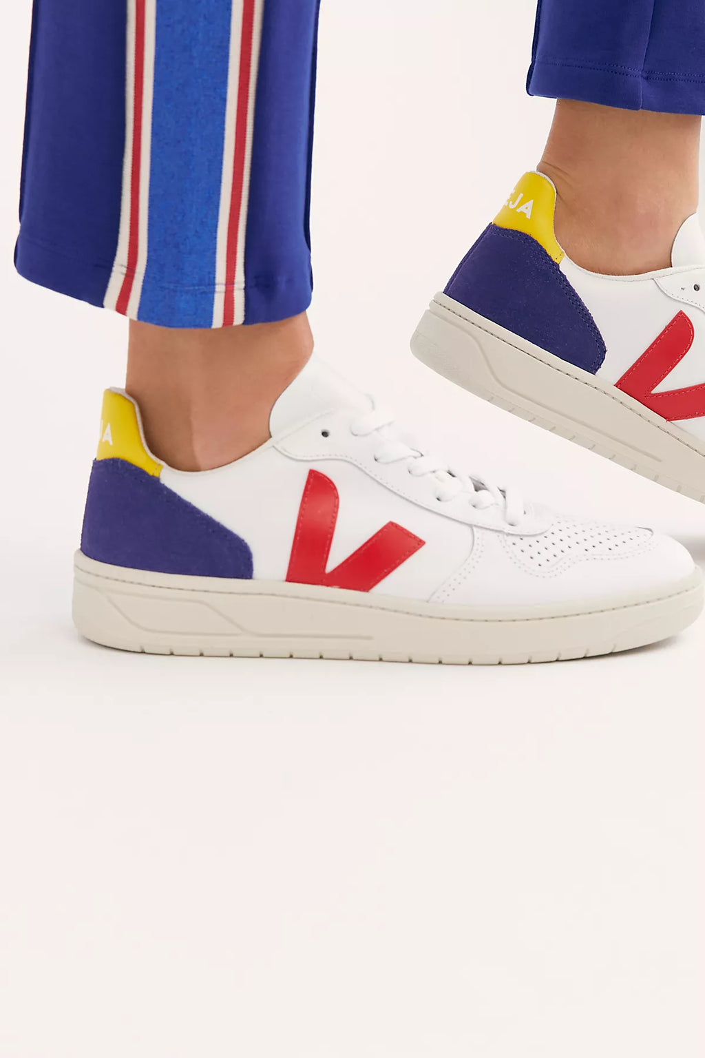 Veja V-10 Sneakers