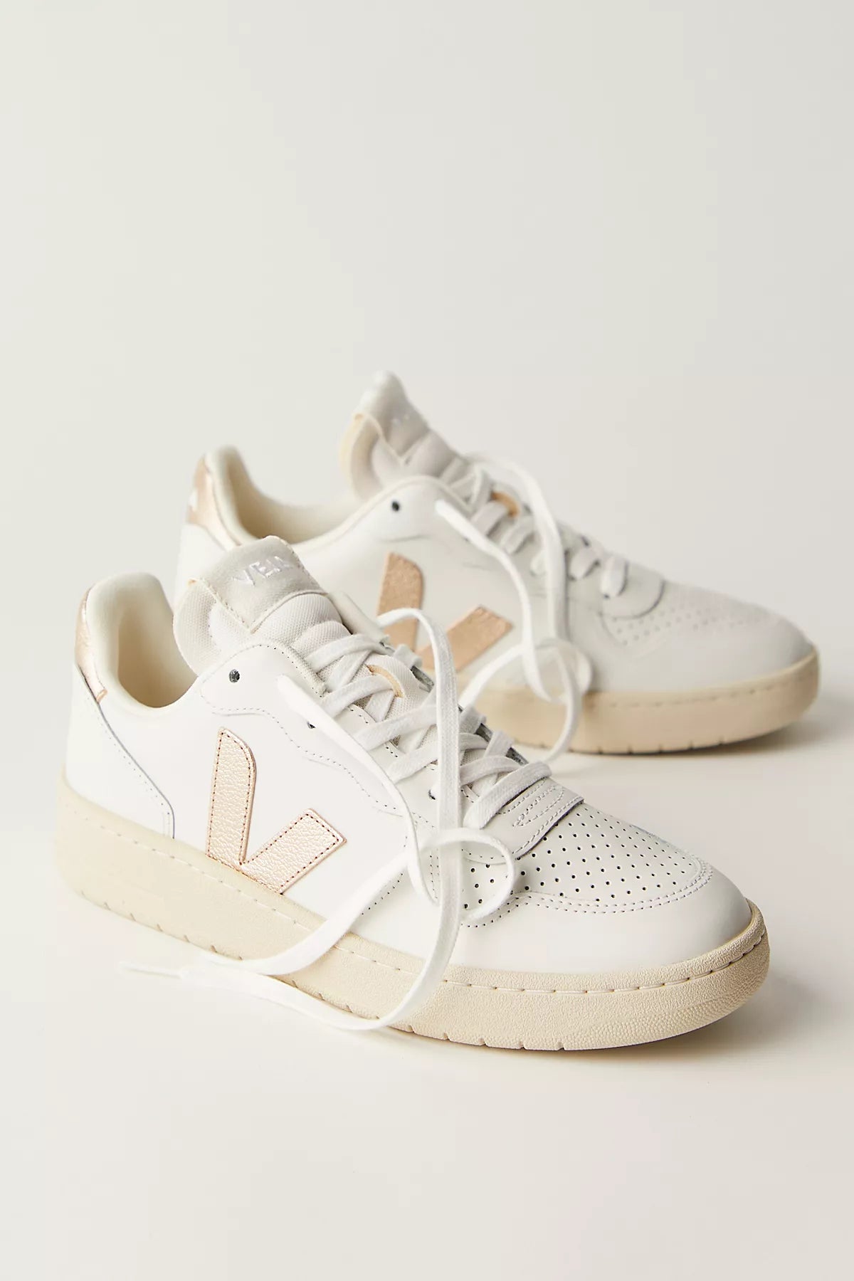 Veja V-10 Sneakers