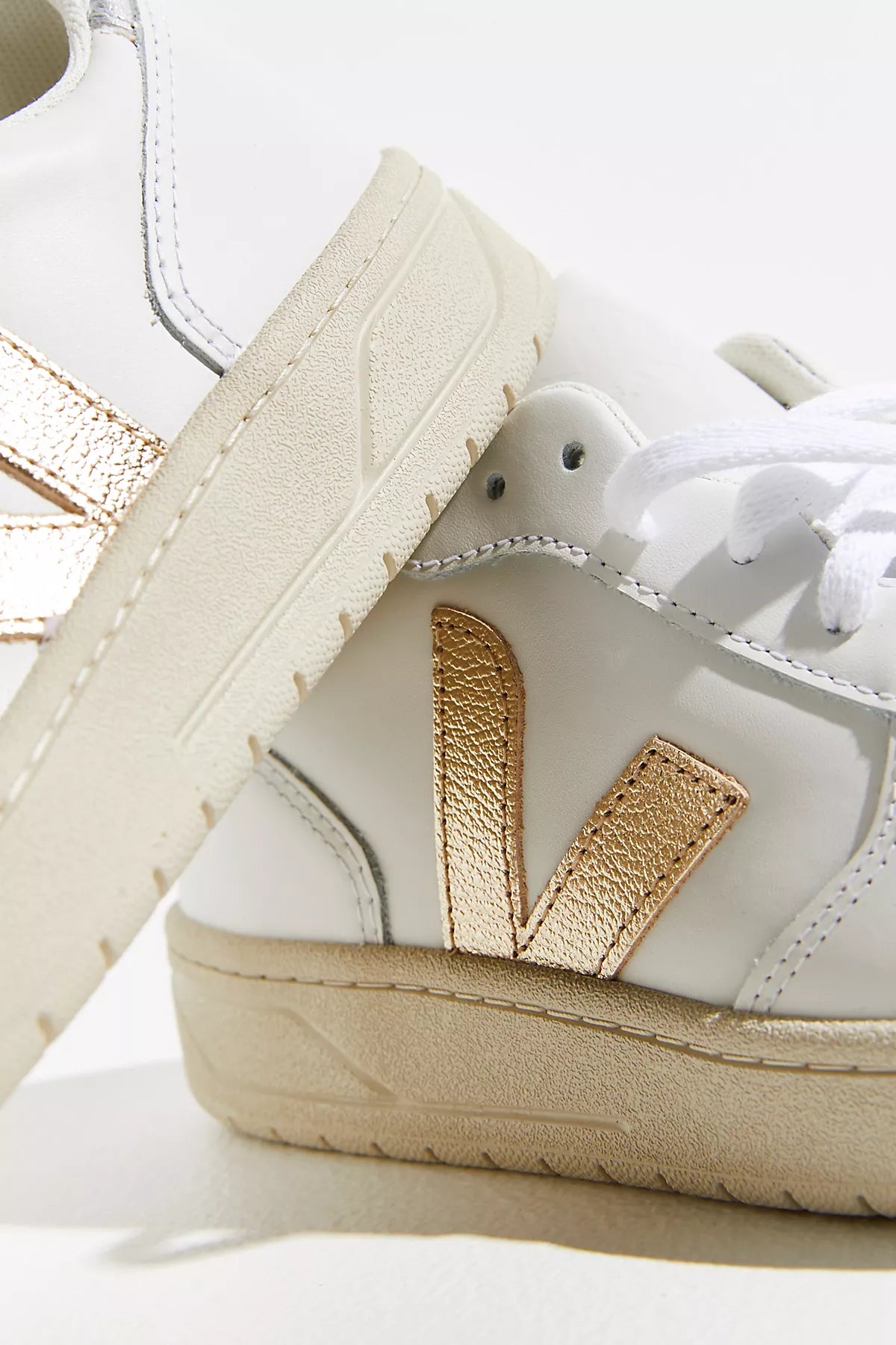 Veja V-10 Sneakers