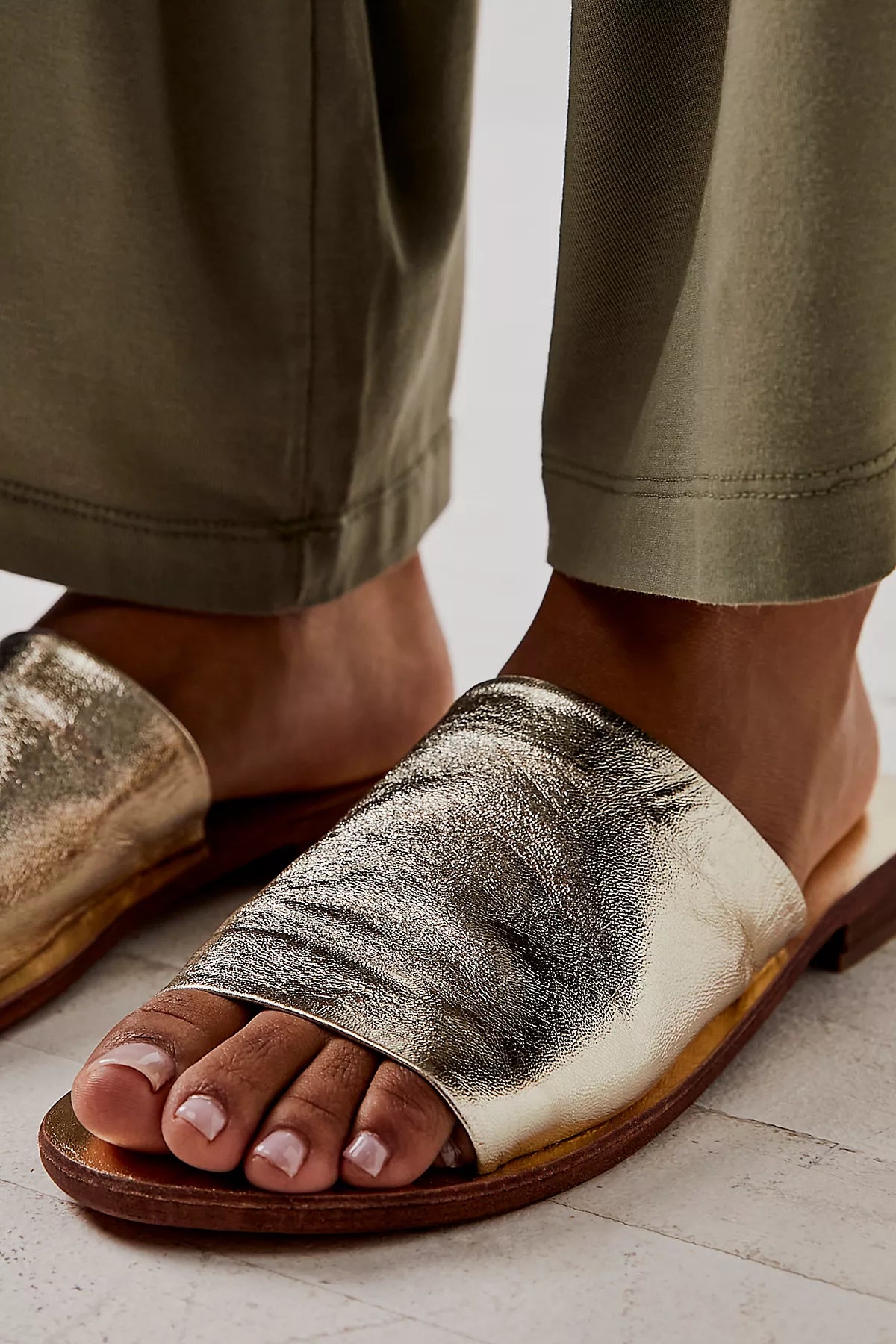Vicente Slide Sandals
