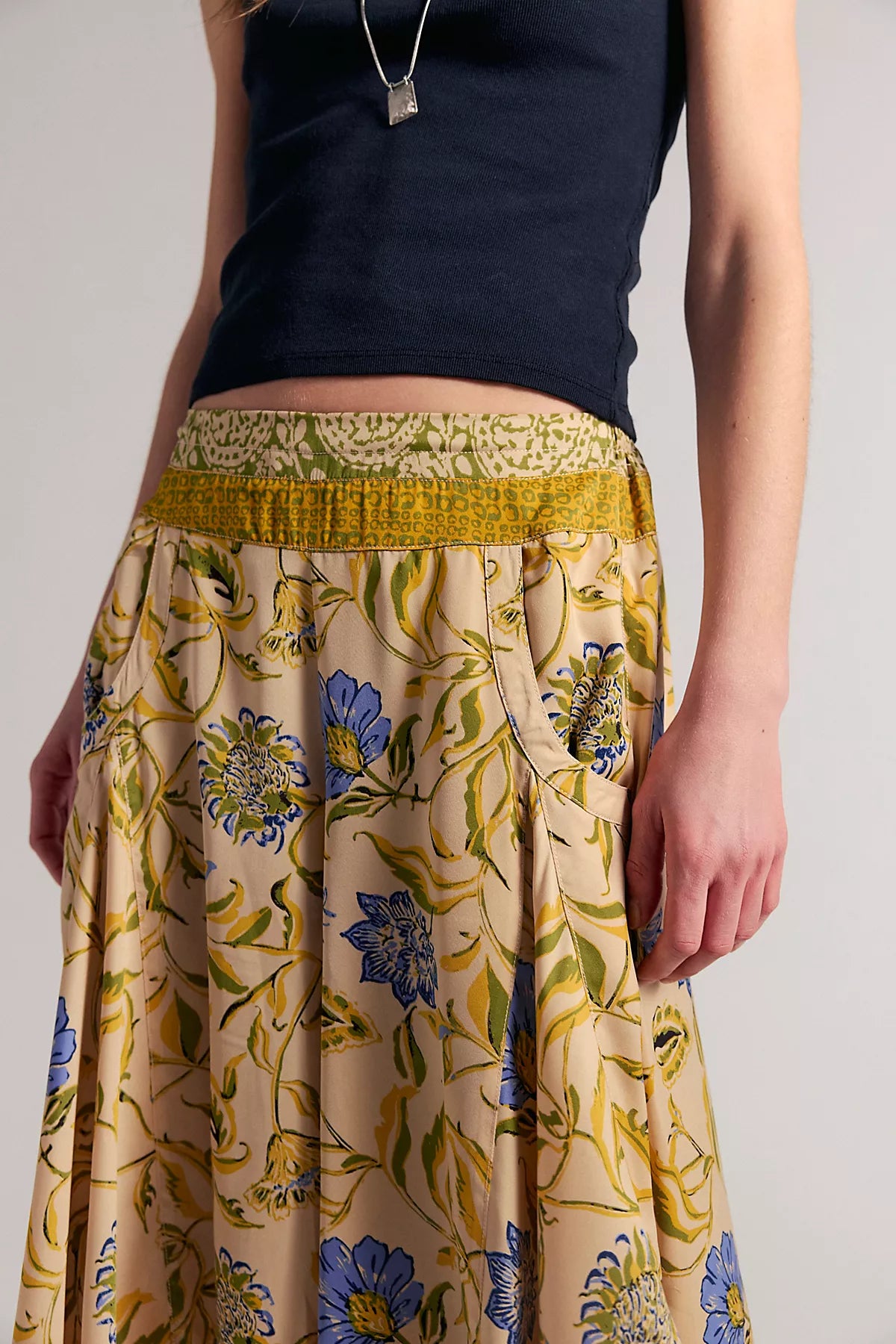 Sweet Reaction Pull-On Wide-Leg Crop Pants
