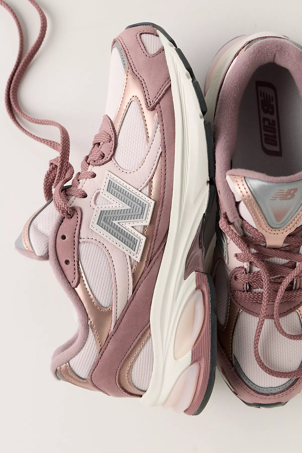 New Balance ABZORB 2010 Sneakers