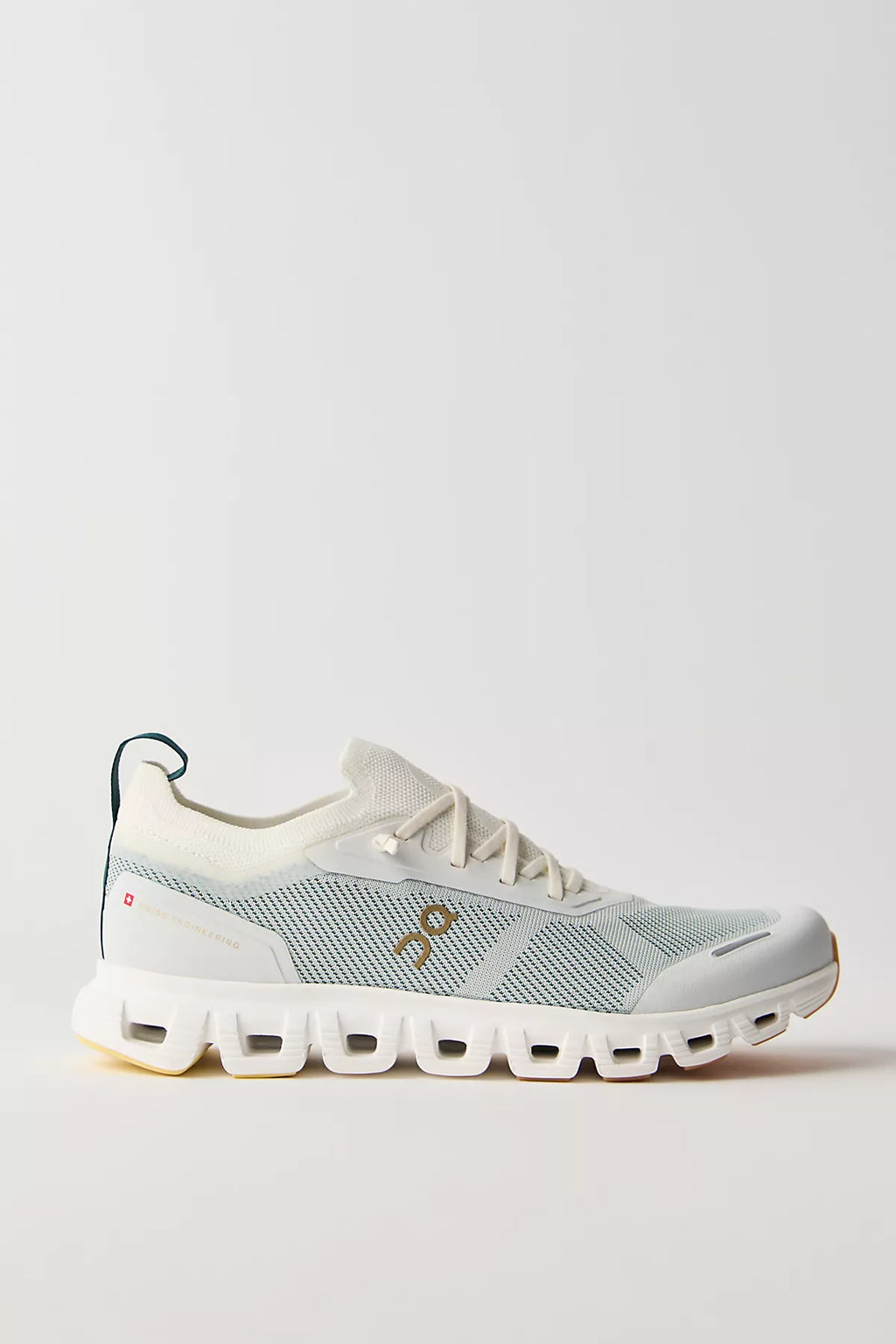 On Cloud 6 Versa Sneakers