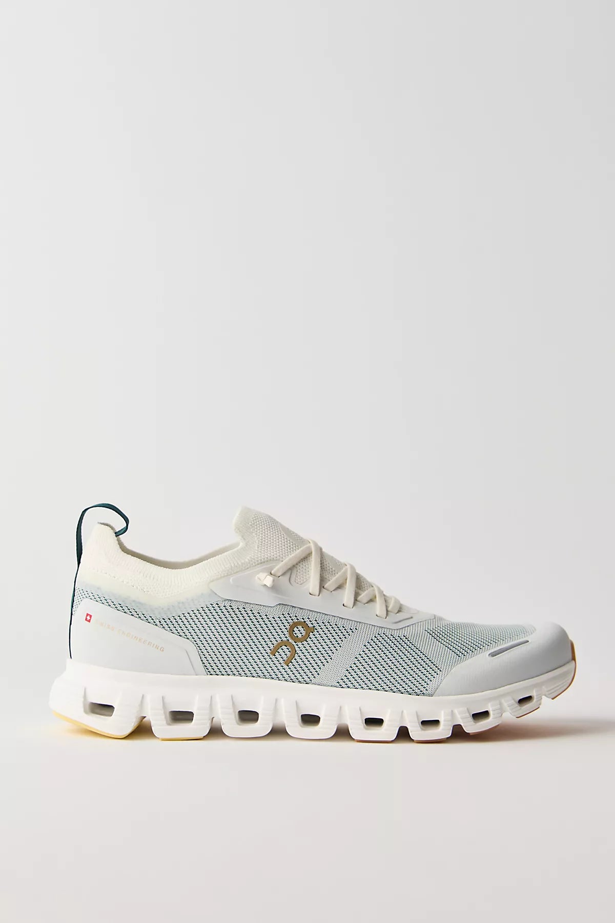 On Cloud 6 Versa Sneakers