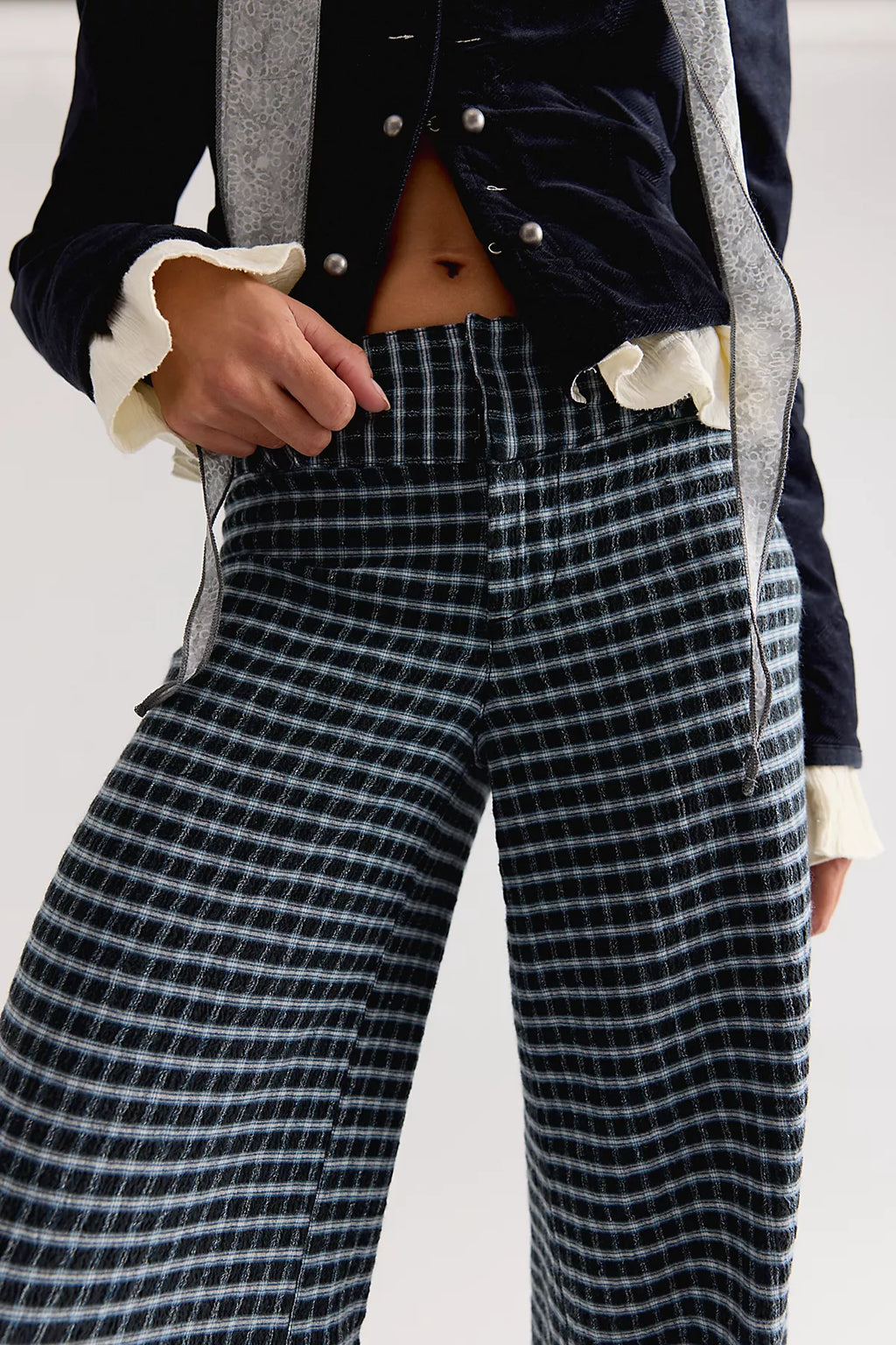 Time Flies Low-Rise Clean Trousers
