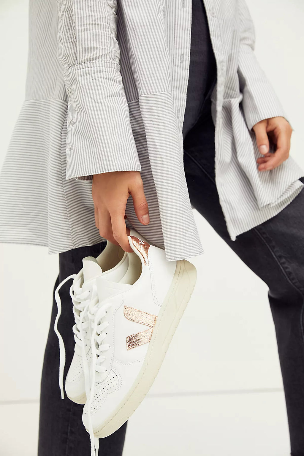 Veja V-10 Sneakers