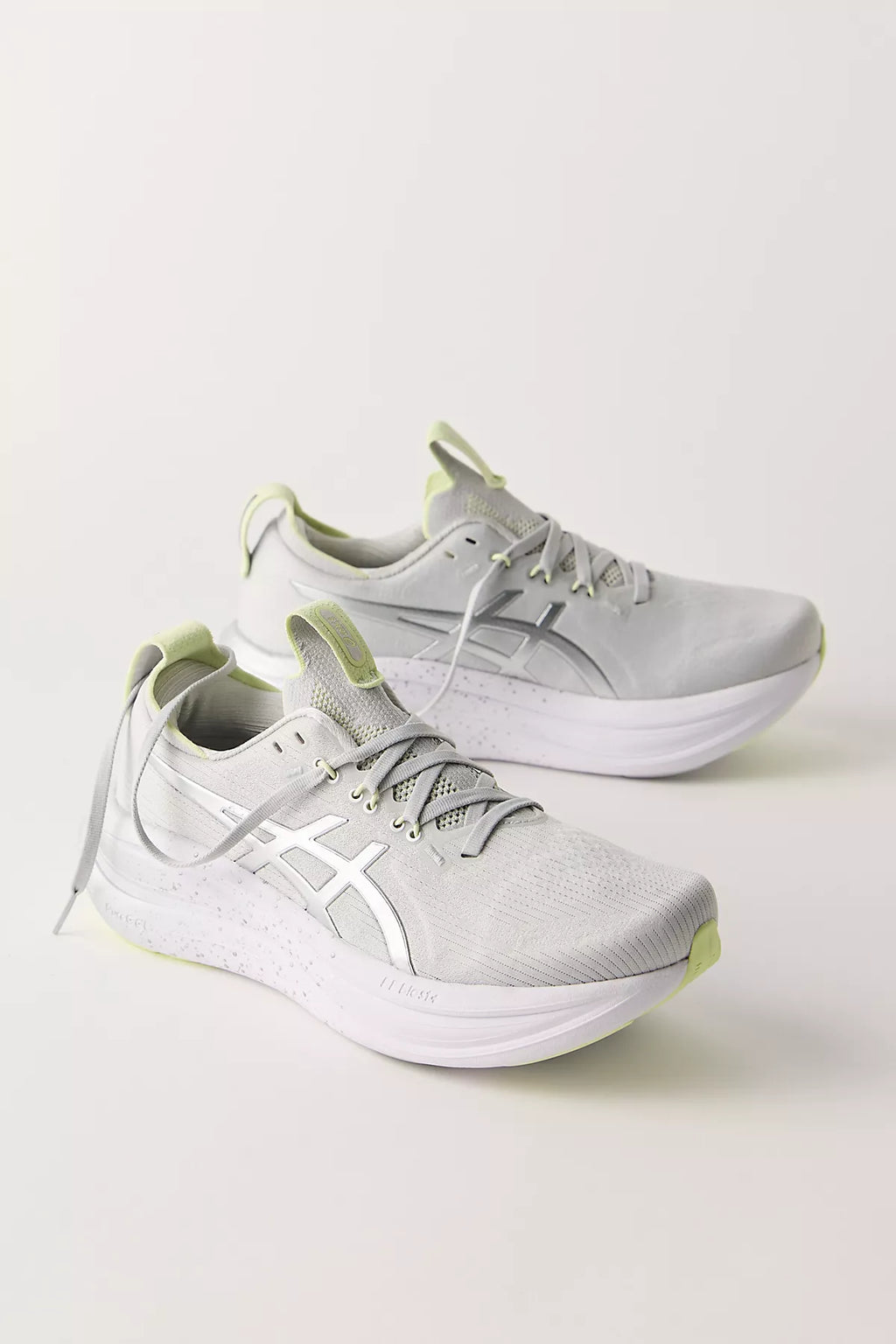 ASICS GEL-NIMBUS 28 PLATINUM Sneakers