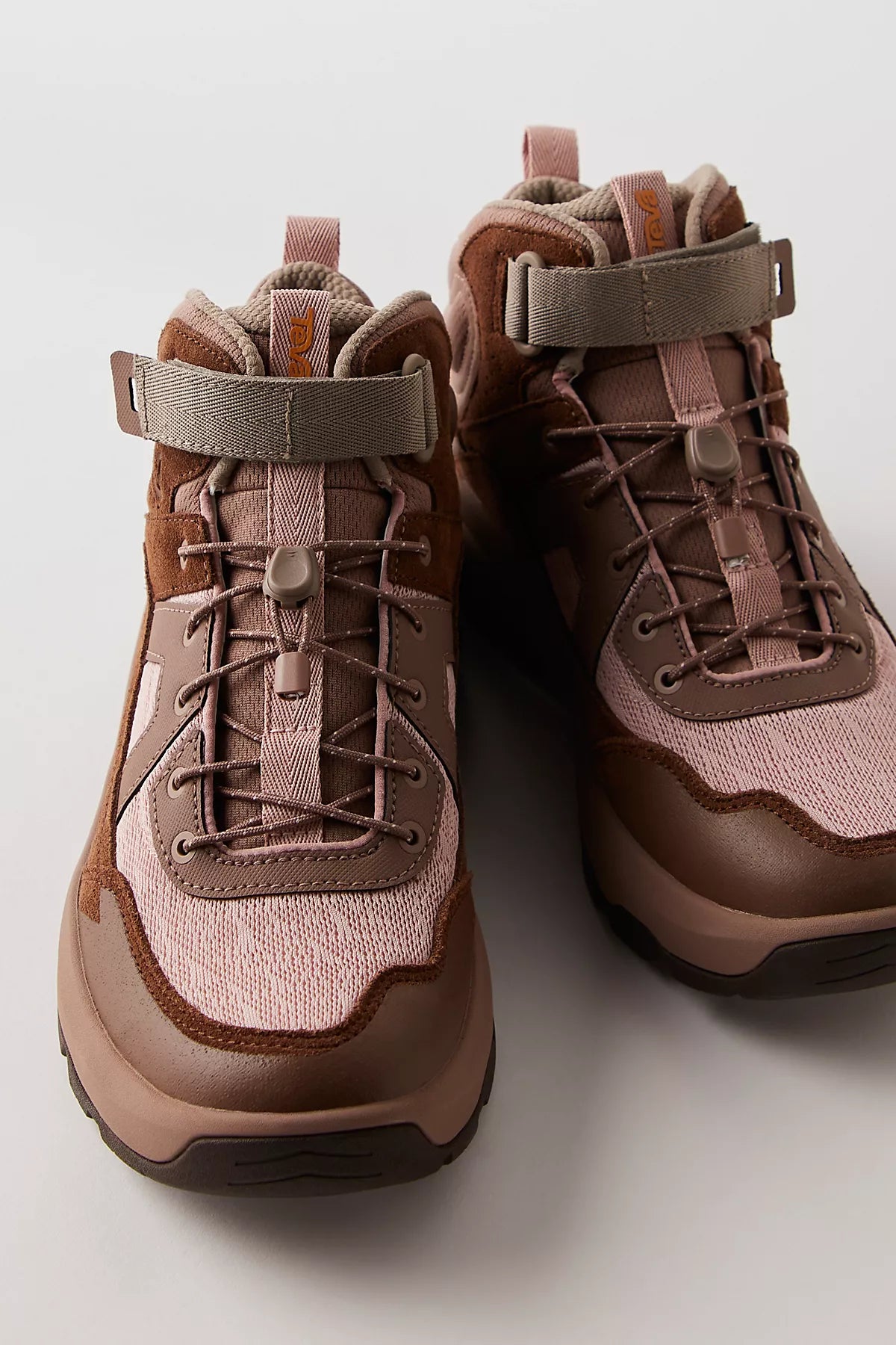 Teva Hurricane Daybreaker Mid Hiking Boots