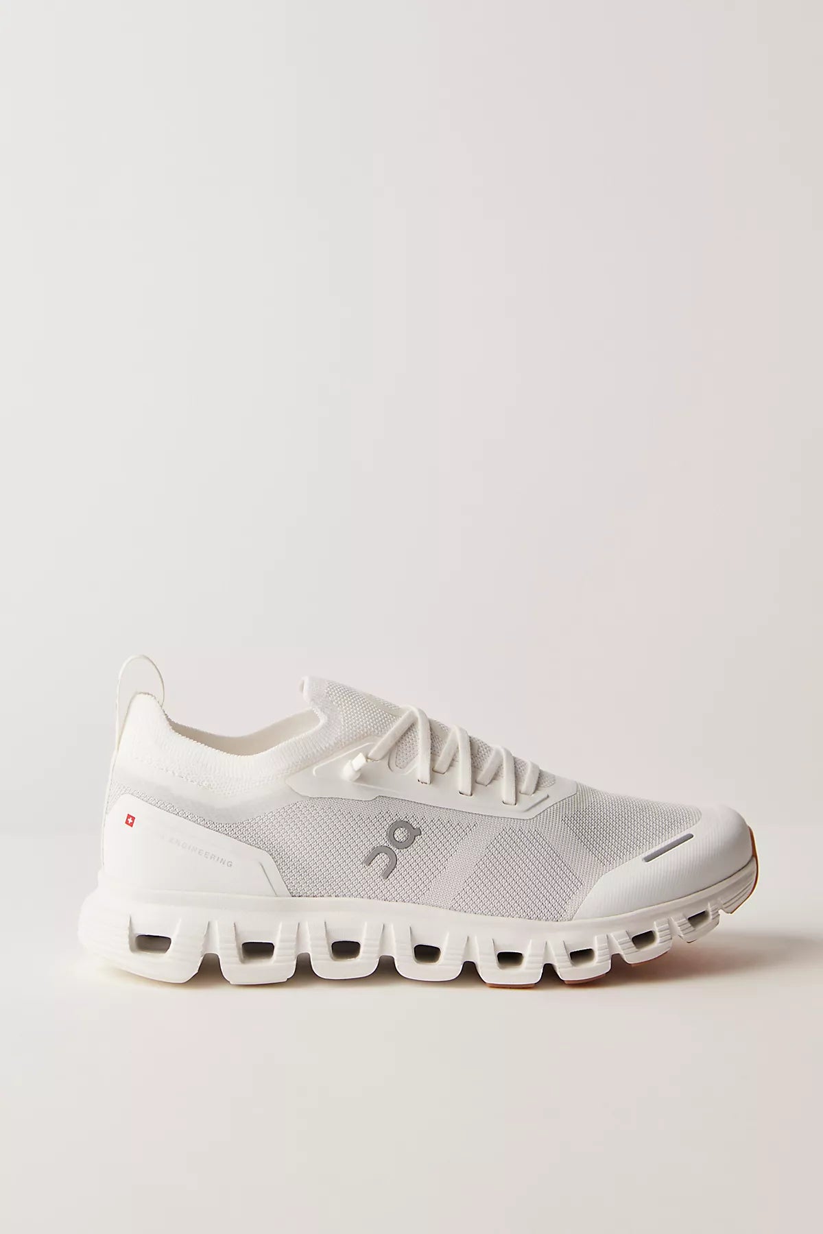 On Cloud 6 Versa Sneakers