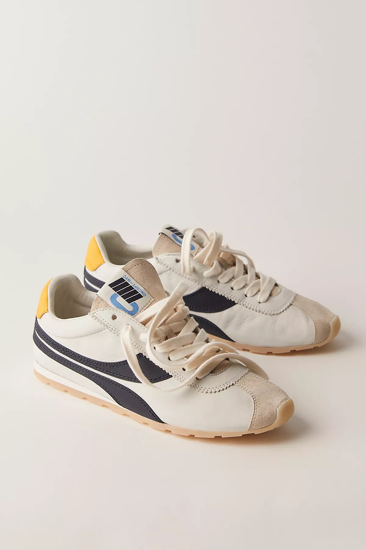 Oncept Essex Sneakers