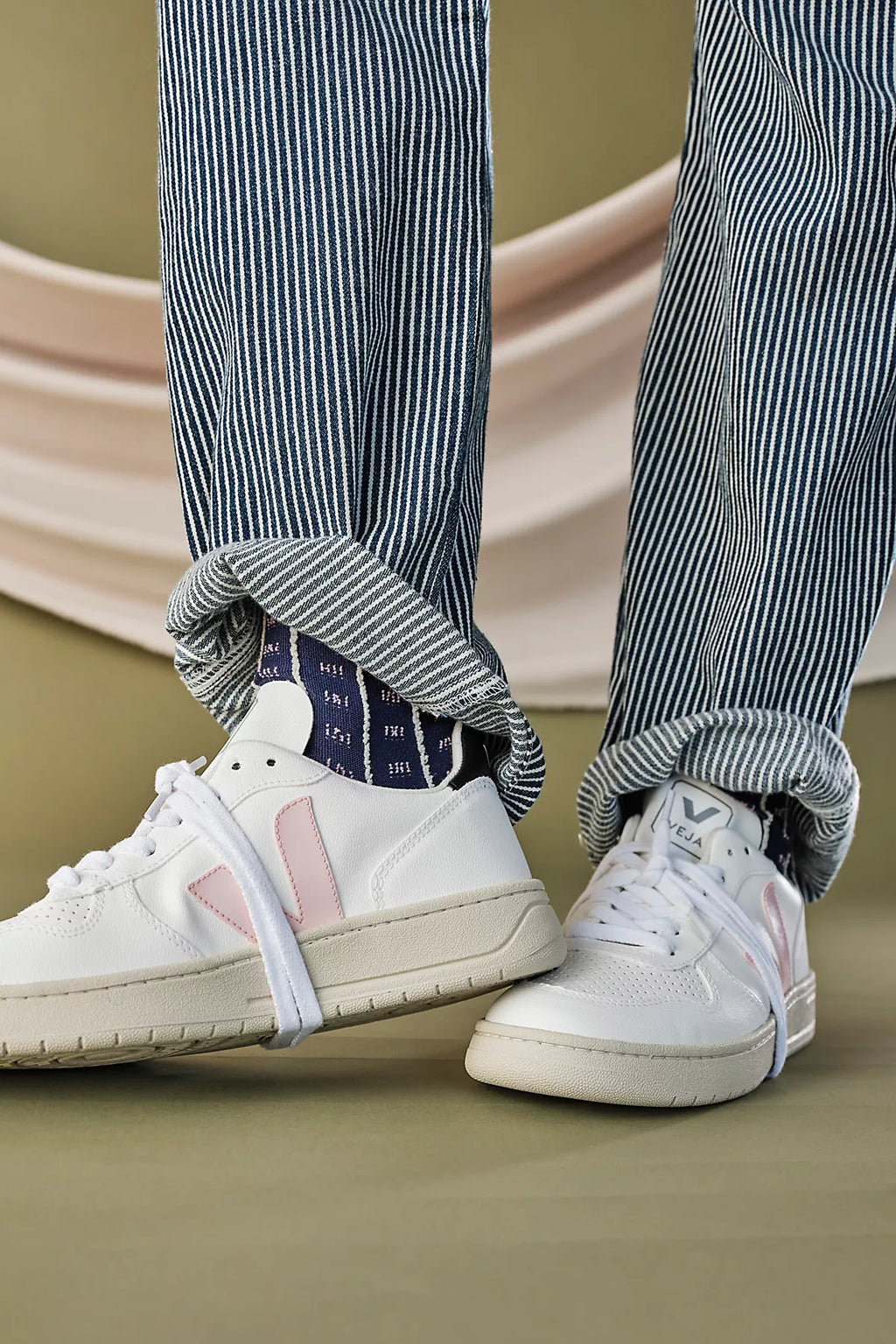 Veja V-10 Sneakers