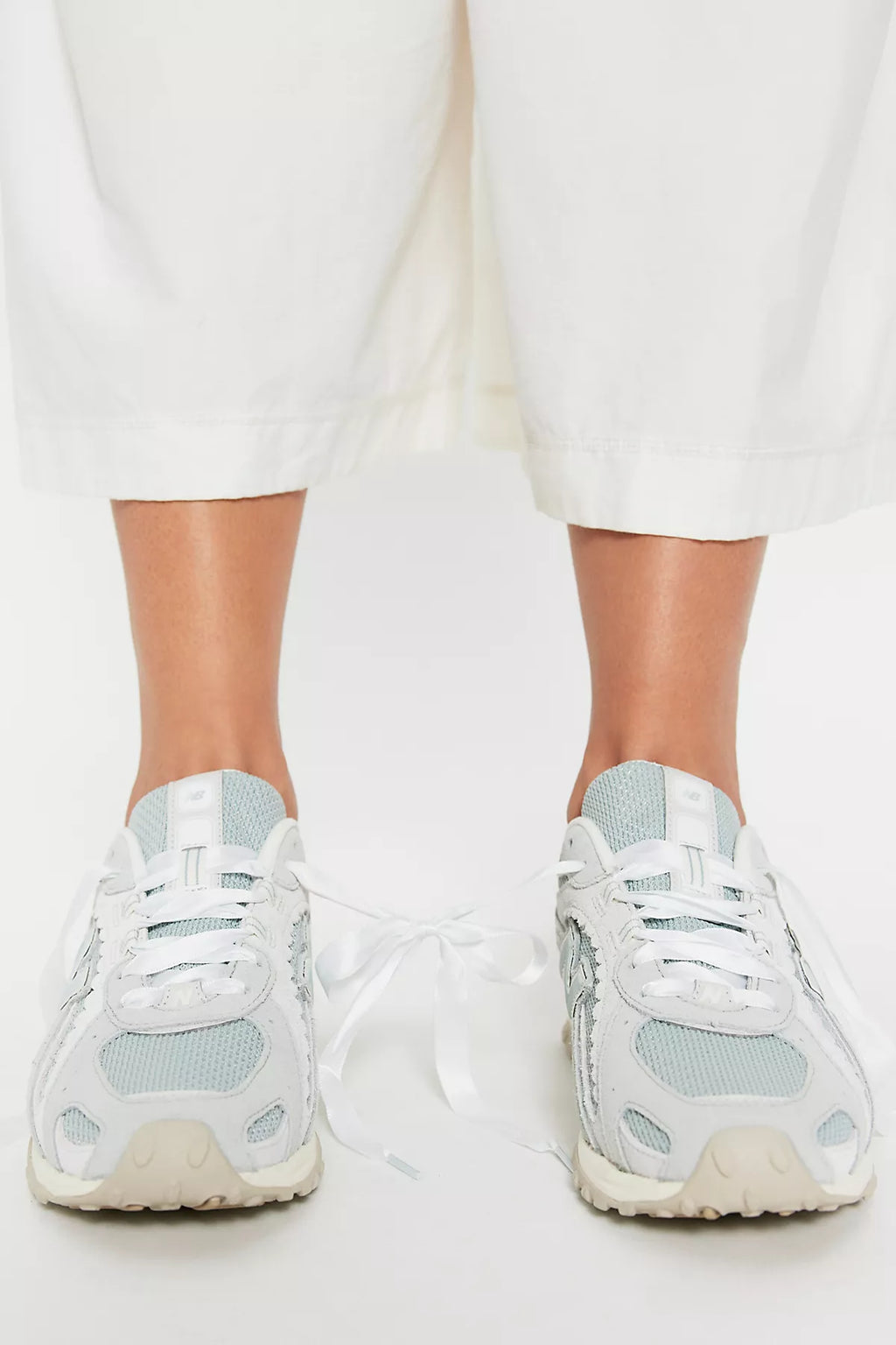 New Balance 204L Satin Sneakers