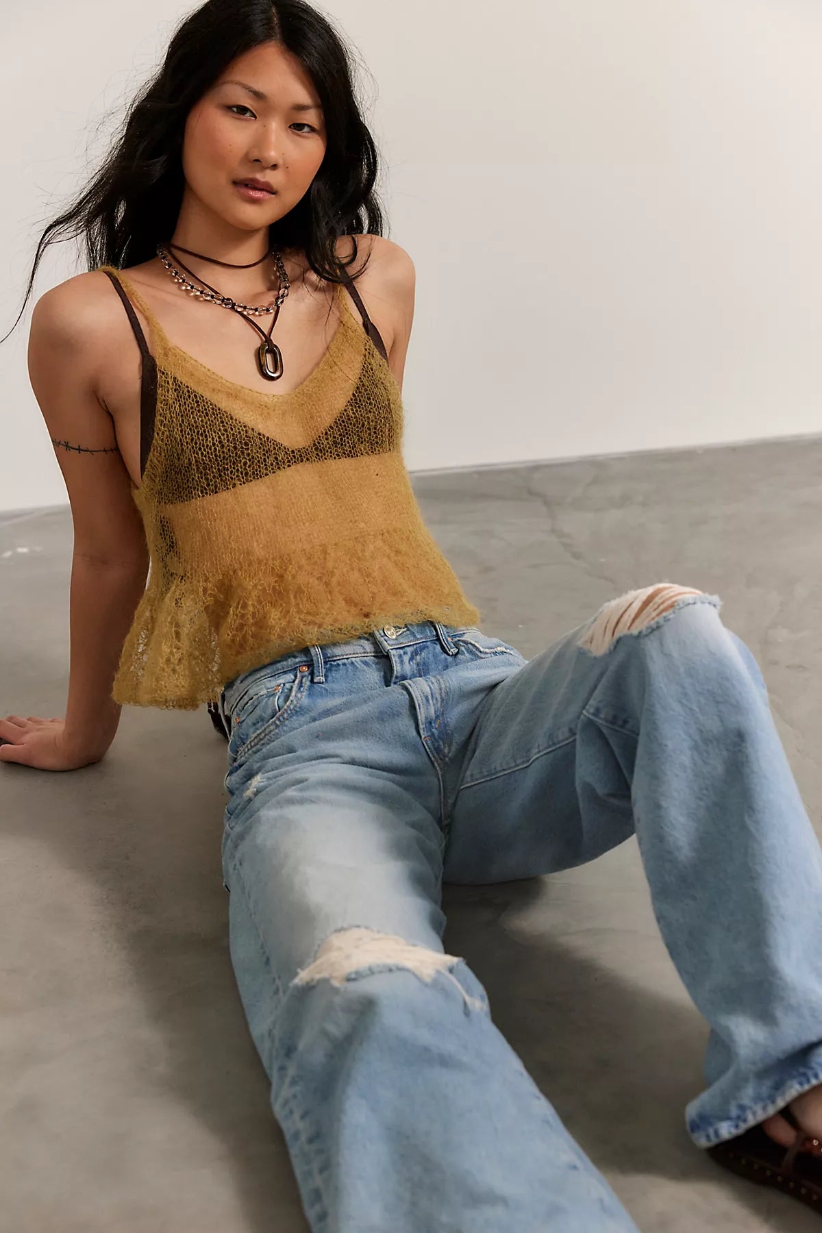 MOTHER The Mid Rise Maven Sneak Jeans