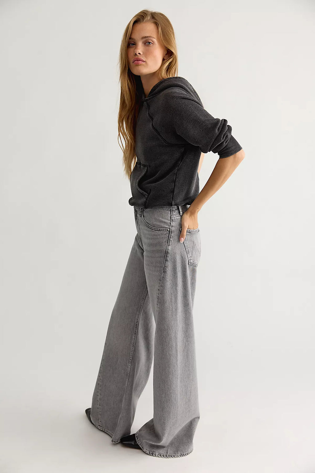 MOTHER The Lemon Twist Sneak Jeans
